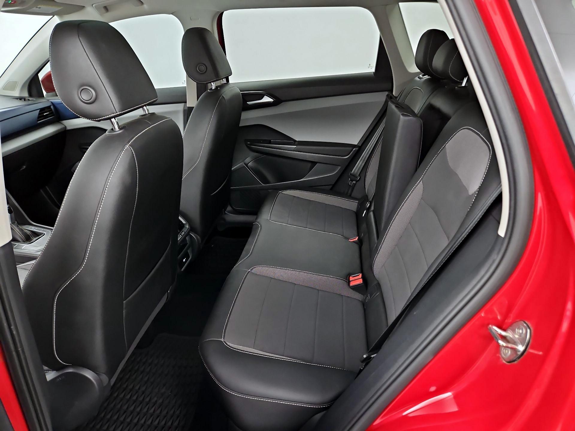 Thumbnail: 2022 Volkswagen Taos - 20