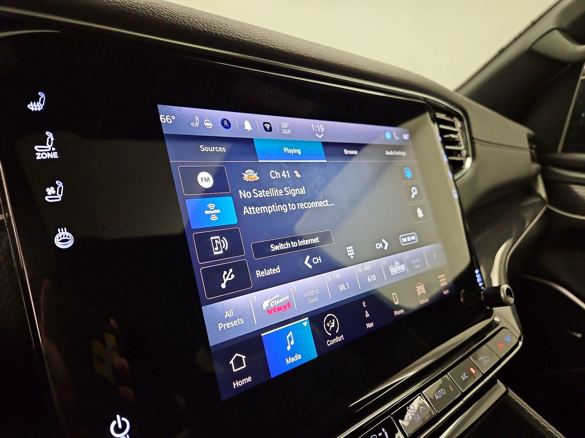 Thumbnail: 2022 Jeep Wagoneer - 16