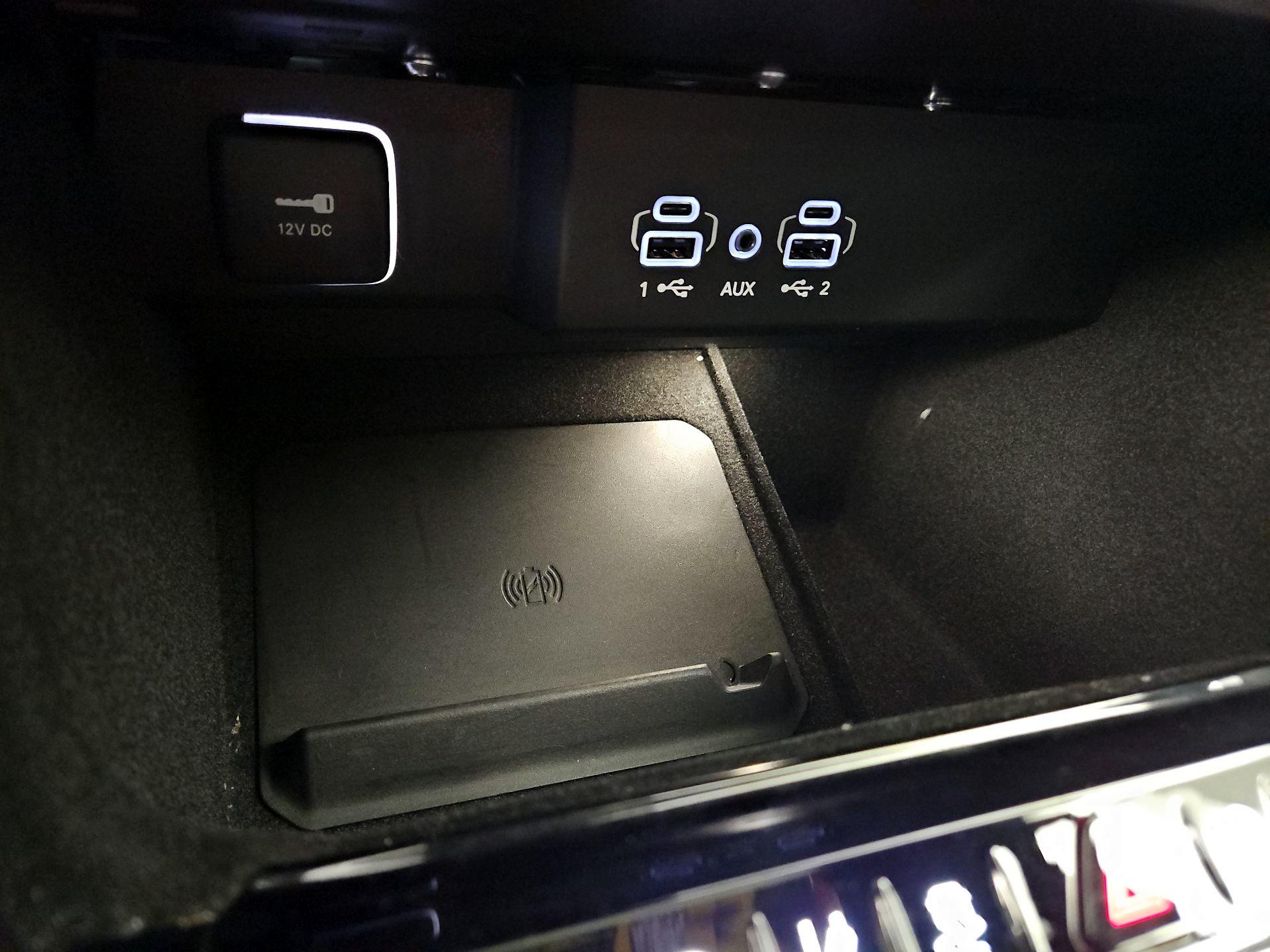 Thumbnail: 2022 Jeep Wagoneer - 19