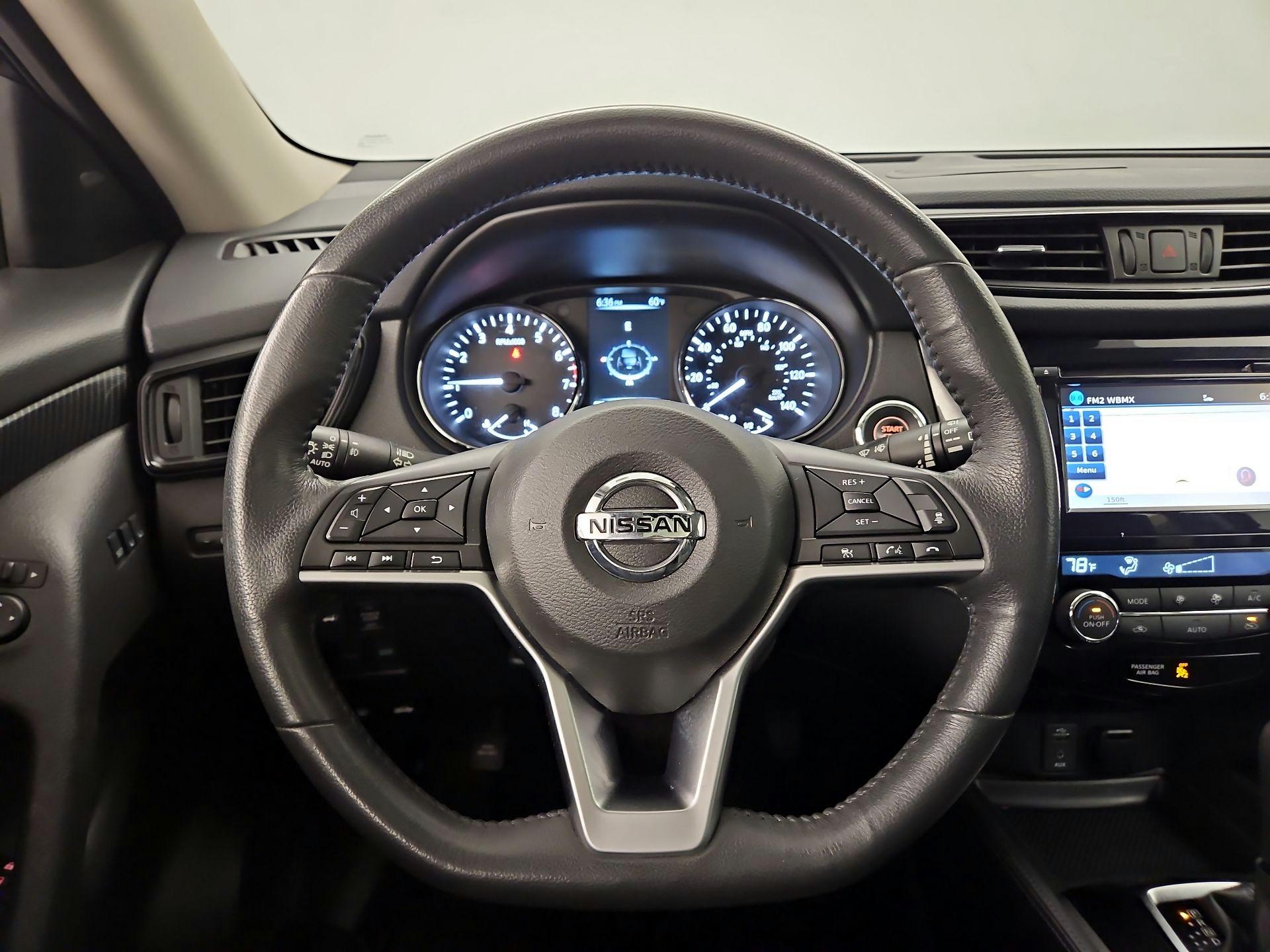 Thumbnail: 2017 Nissan Rogue - 10