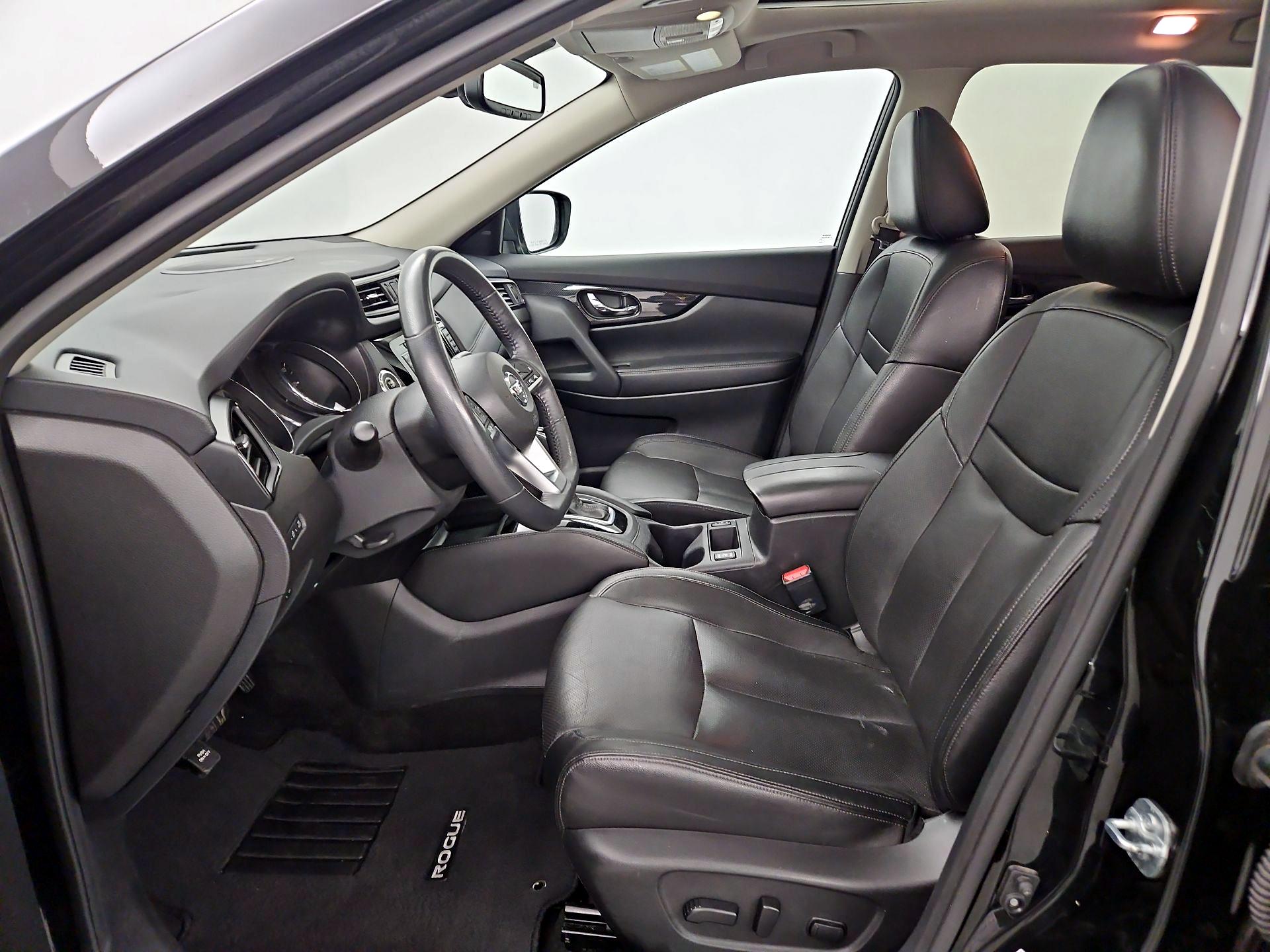 Thumbnail: 2017 Nissan Rogue - 11