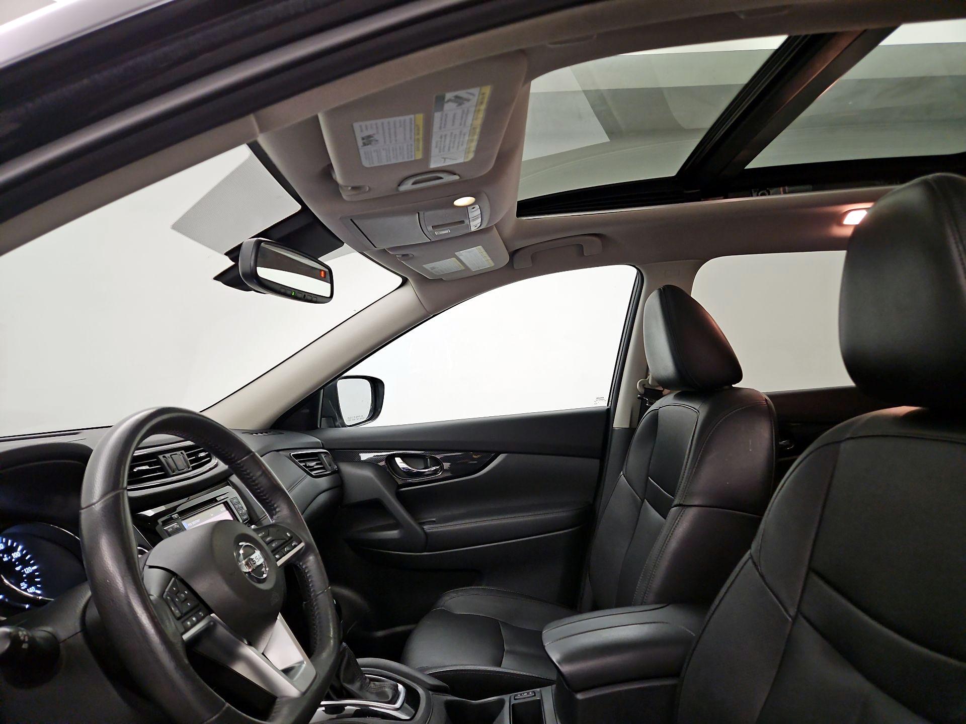 Thumbnail: 2017 Nissan Rogue - 20