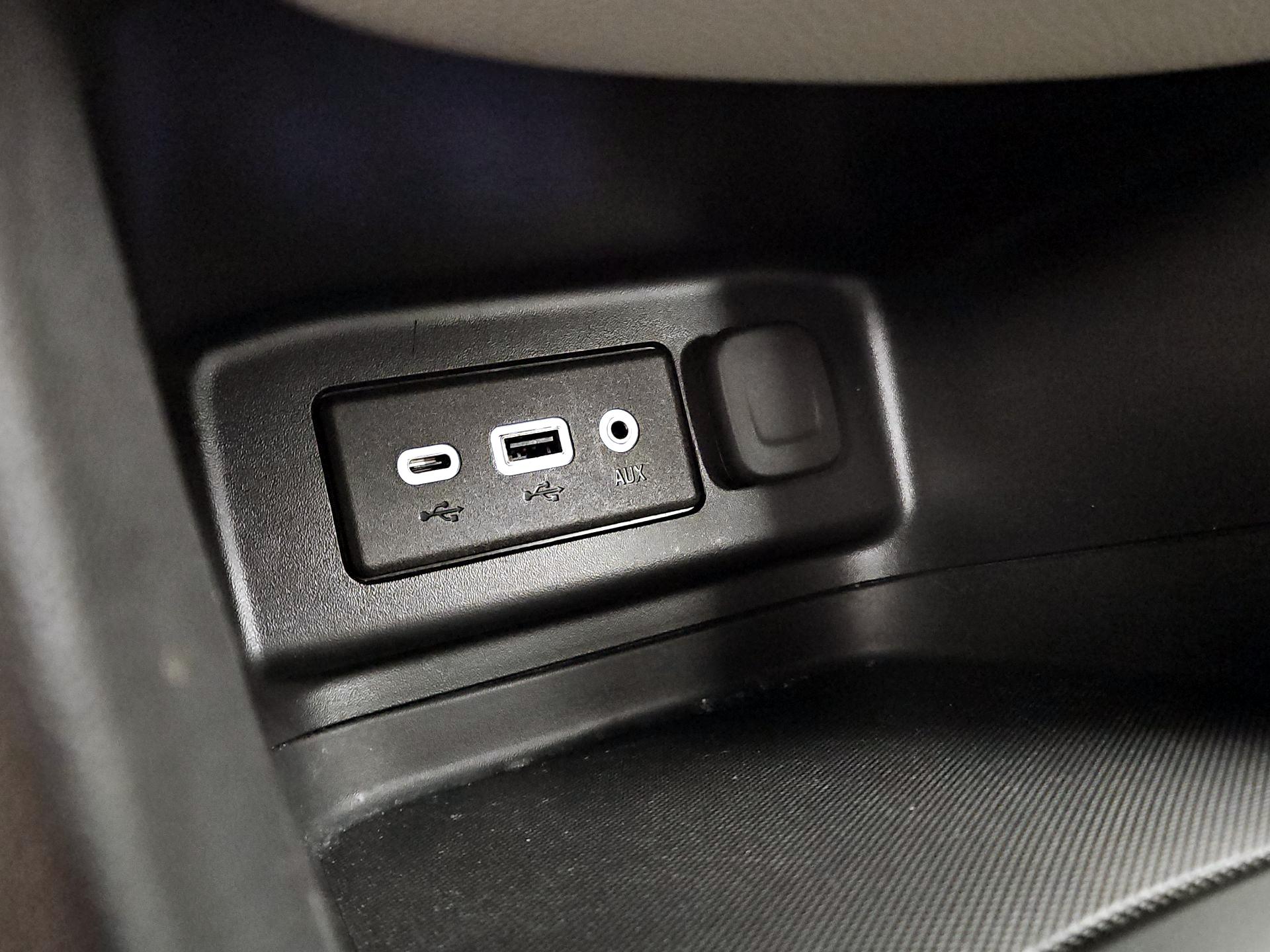 Thumbnail: 2021 Chevrolet Equinox - 18