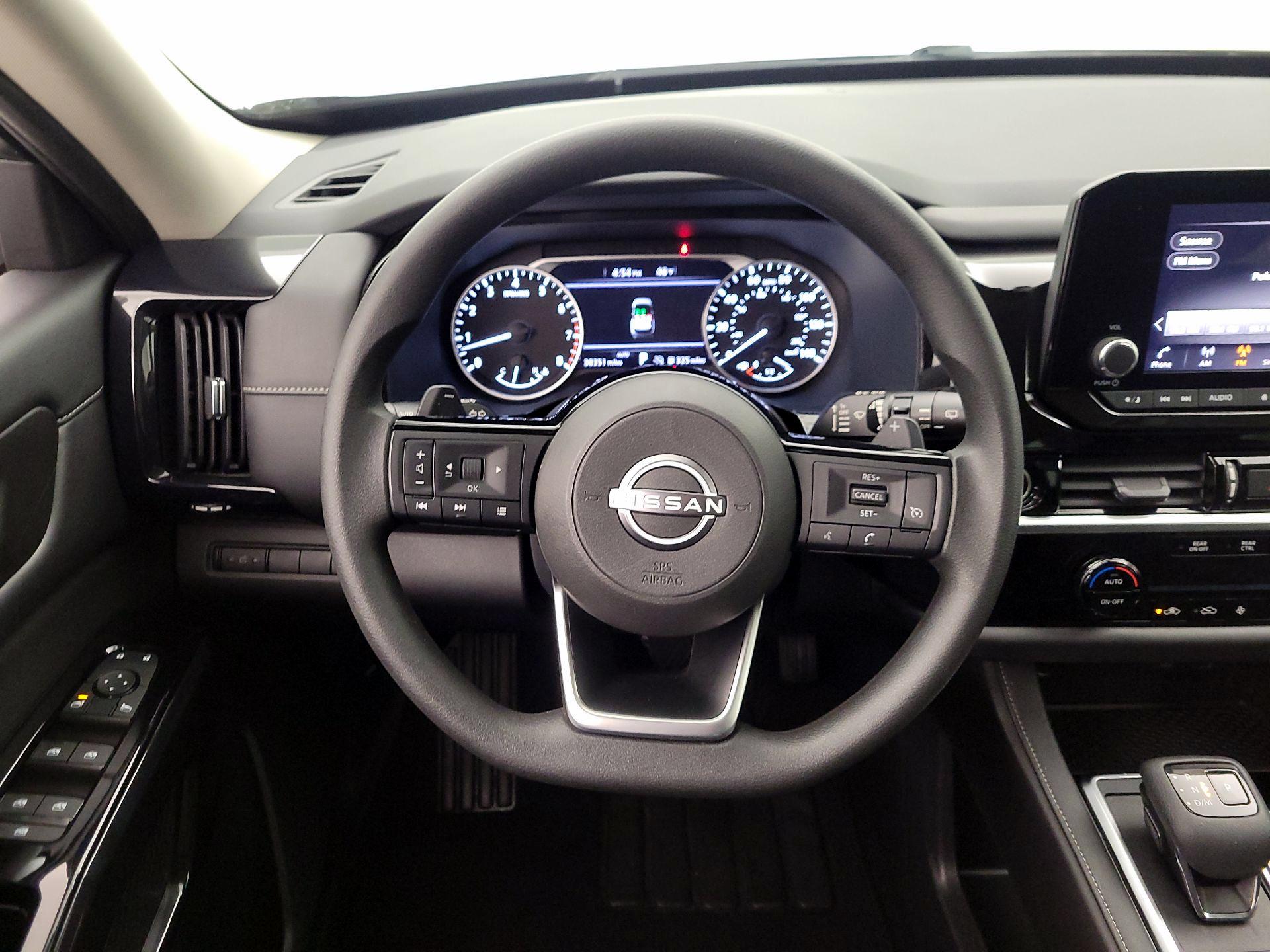 Thumbnail: 2022 Nissan Pathfinder - 10