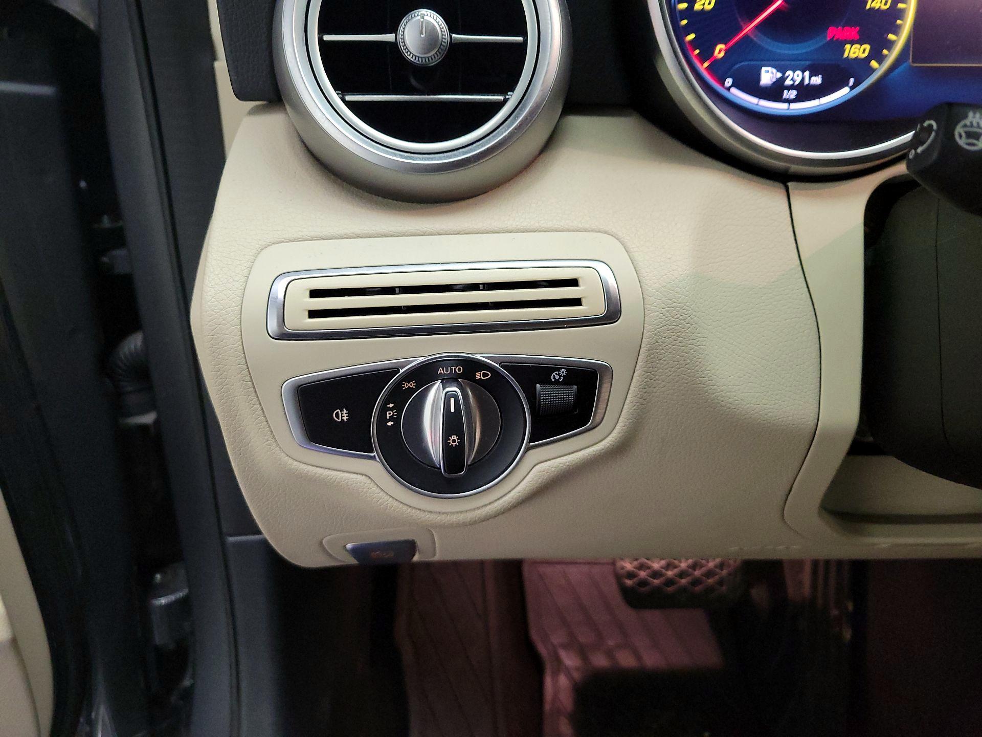 Thumbnail: 2021 Mercedes-Benz C-Class - 13