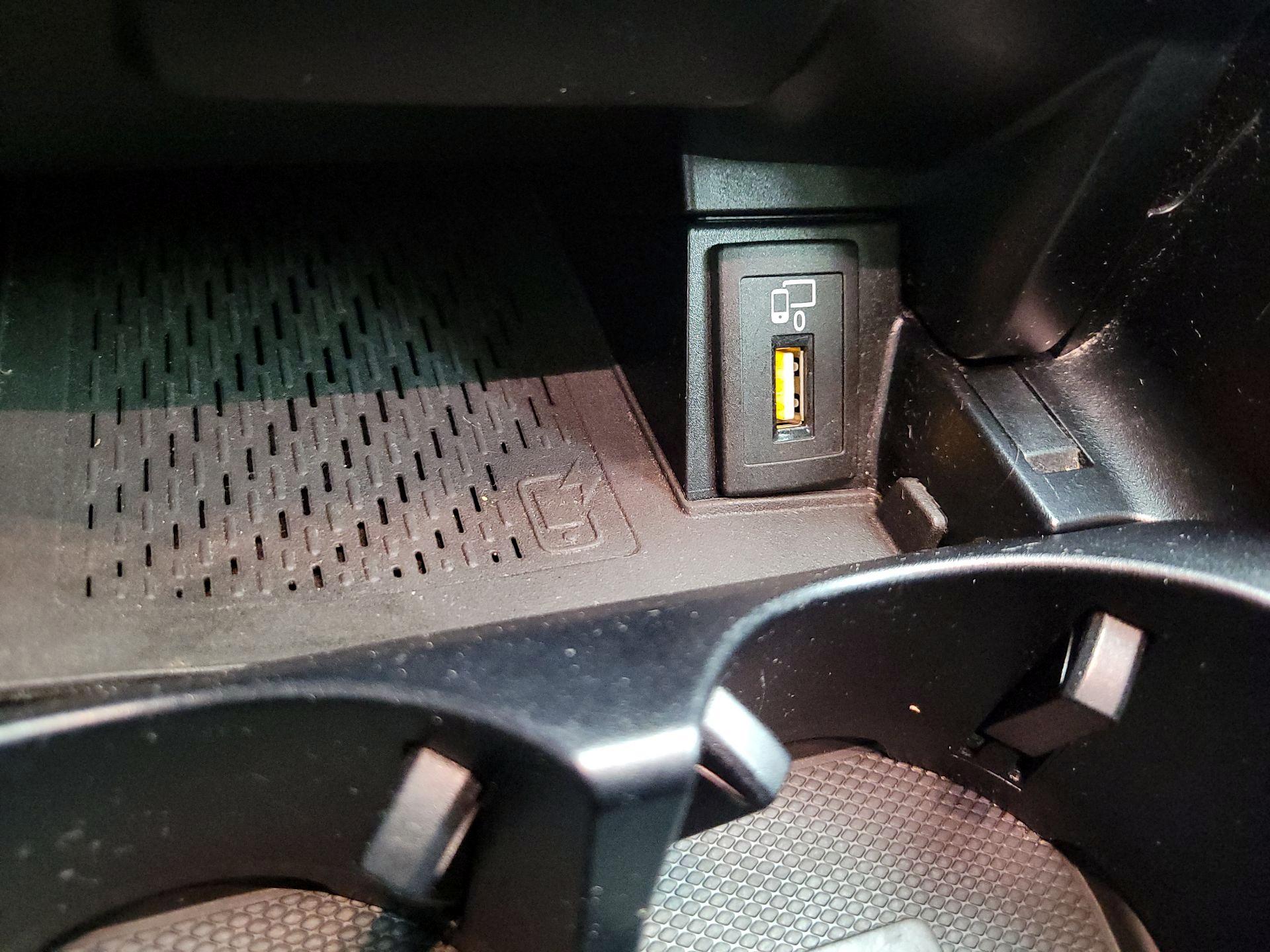 Thumbnail: 2021 Mercedes-Benz C-Class - 18