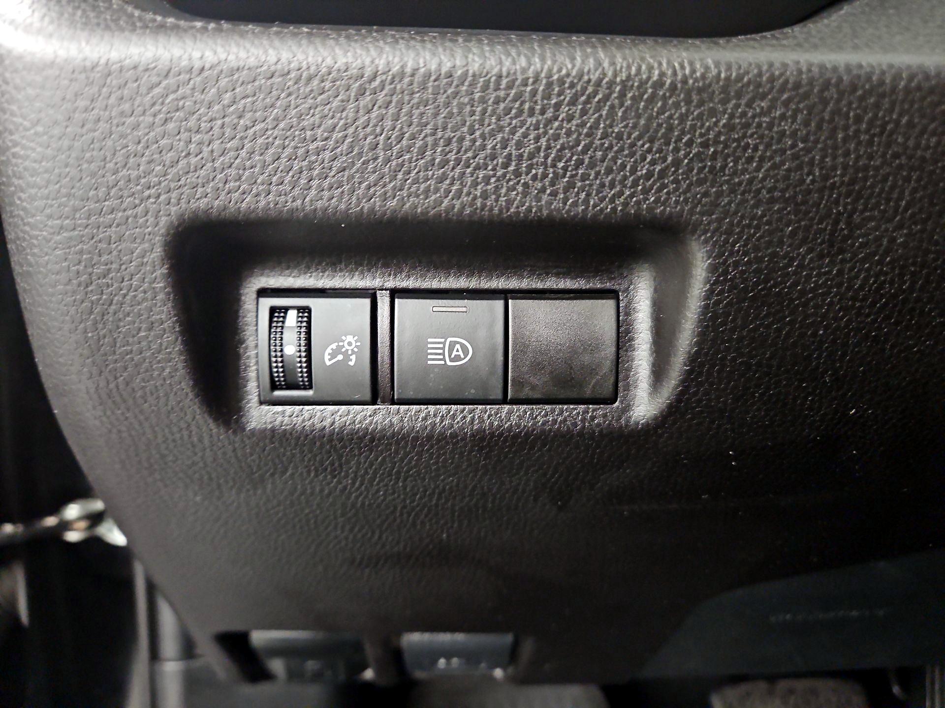 Thumbnail: 2021 Toyota RAV4 - 13