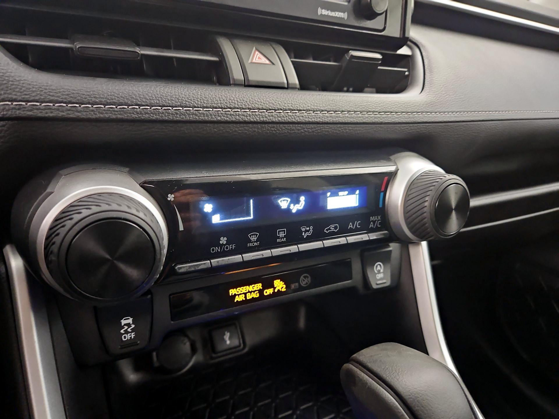 Thumbnail: 2021 Toyota RAV4 - 16