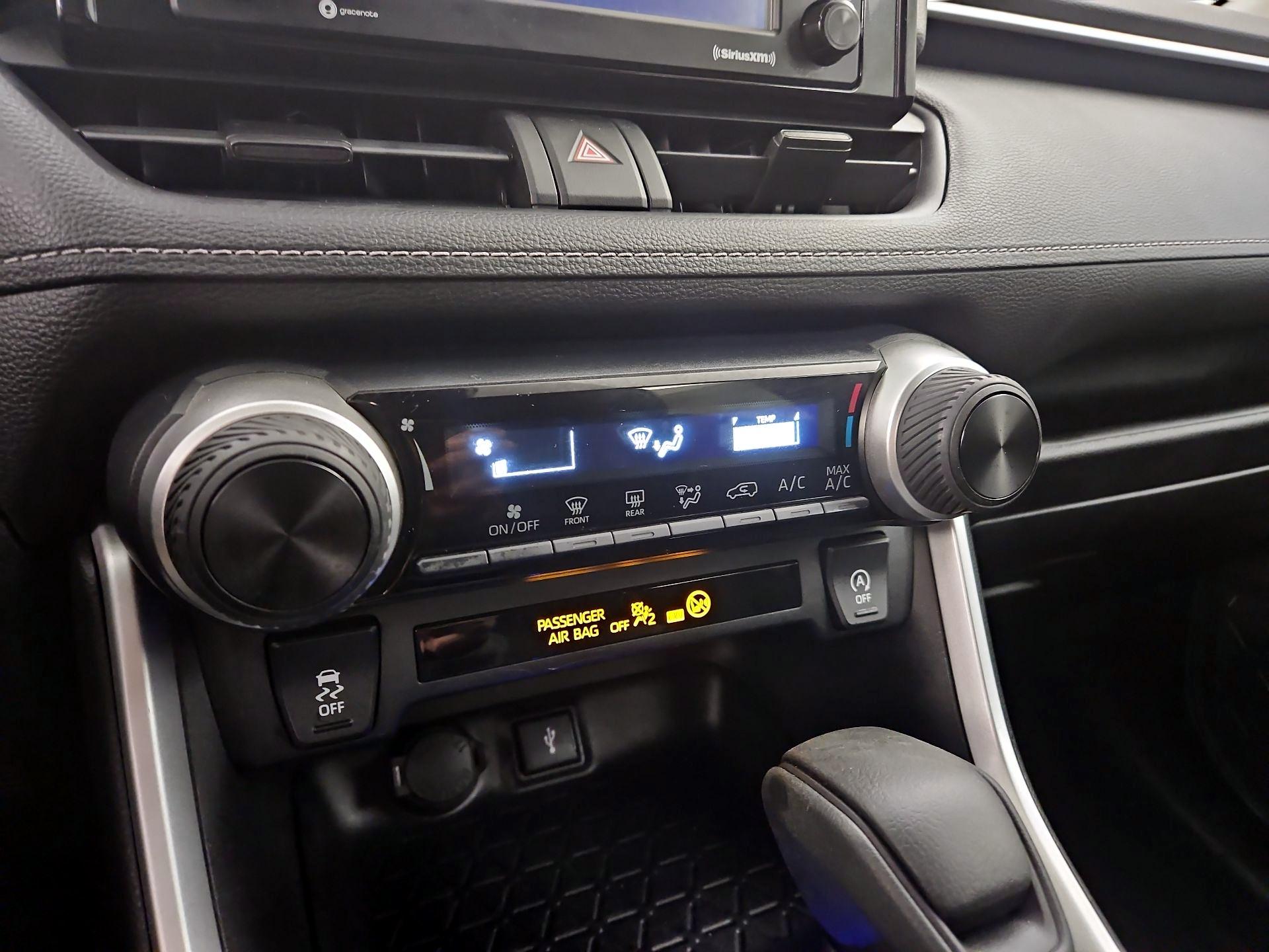 Thumbnail: 2021 Toyota RAV4 - 18