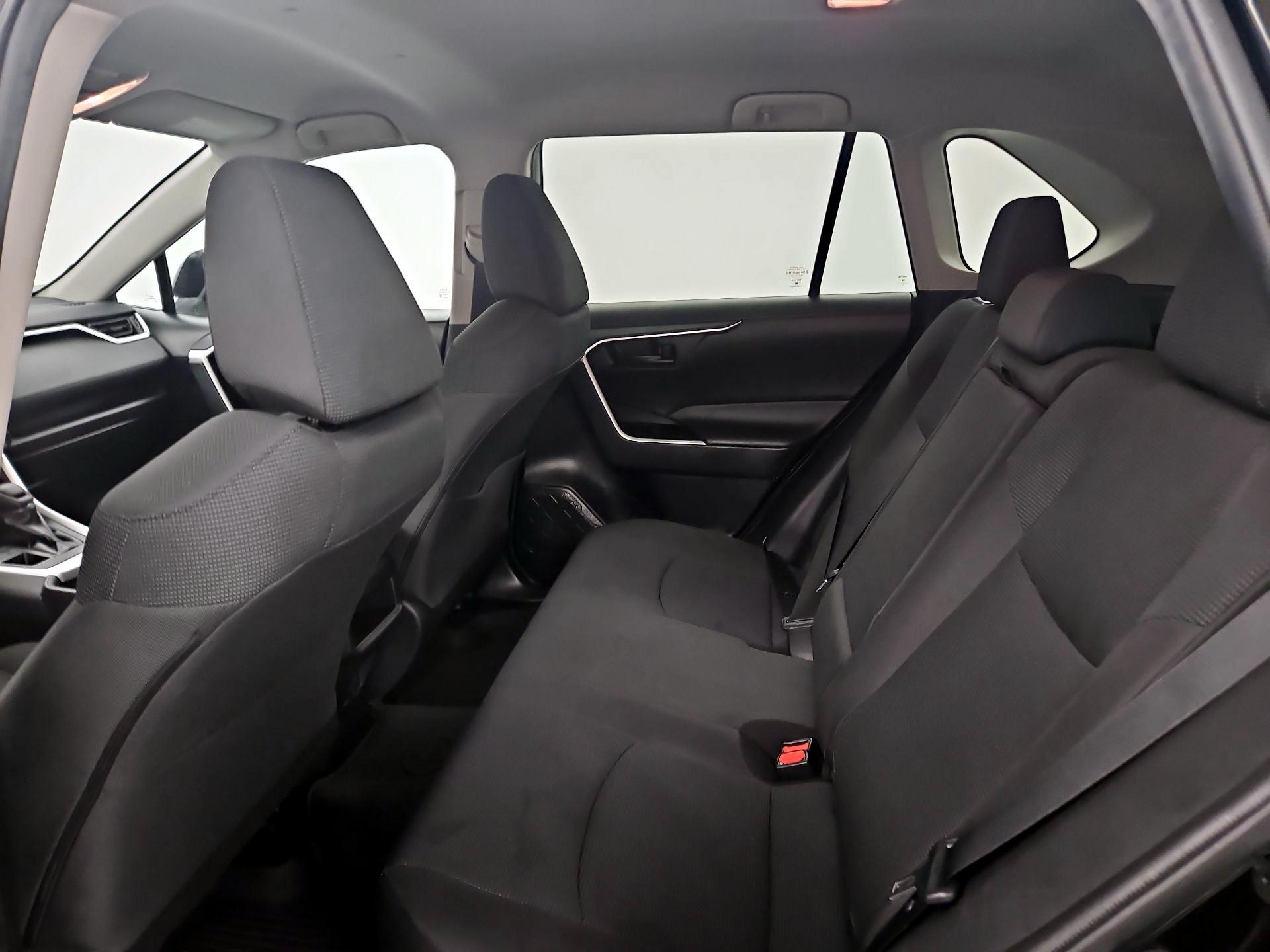 Thumbnail: 2021 Toyota RAV4 - 19