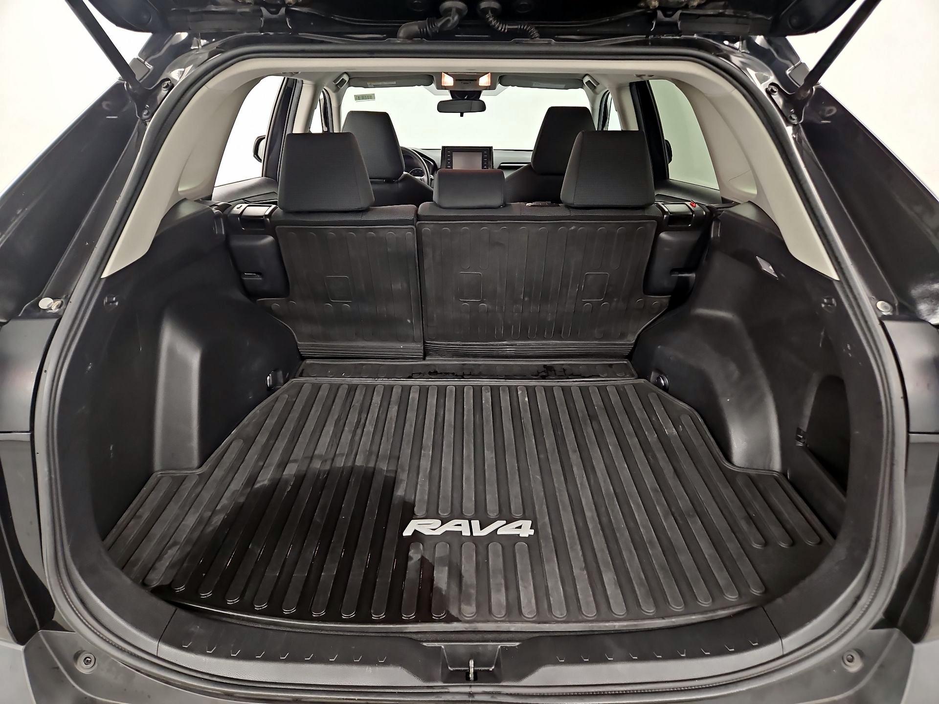 Thumbnail: 2021 Toyota RAV4 - 20