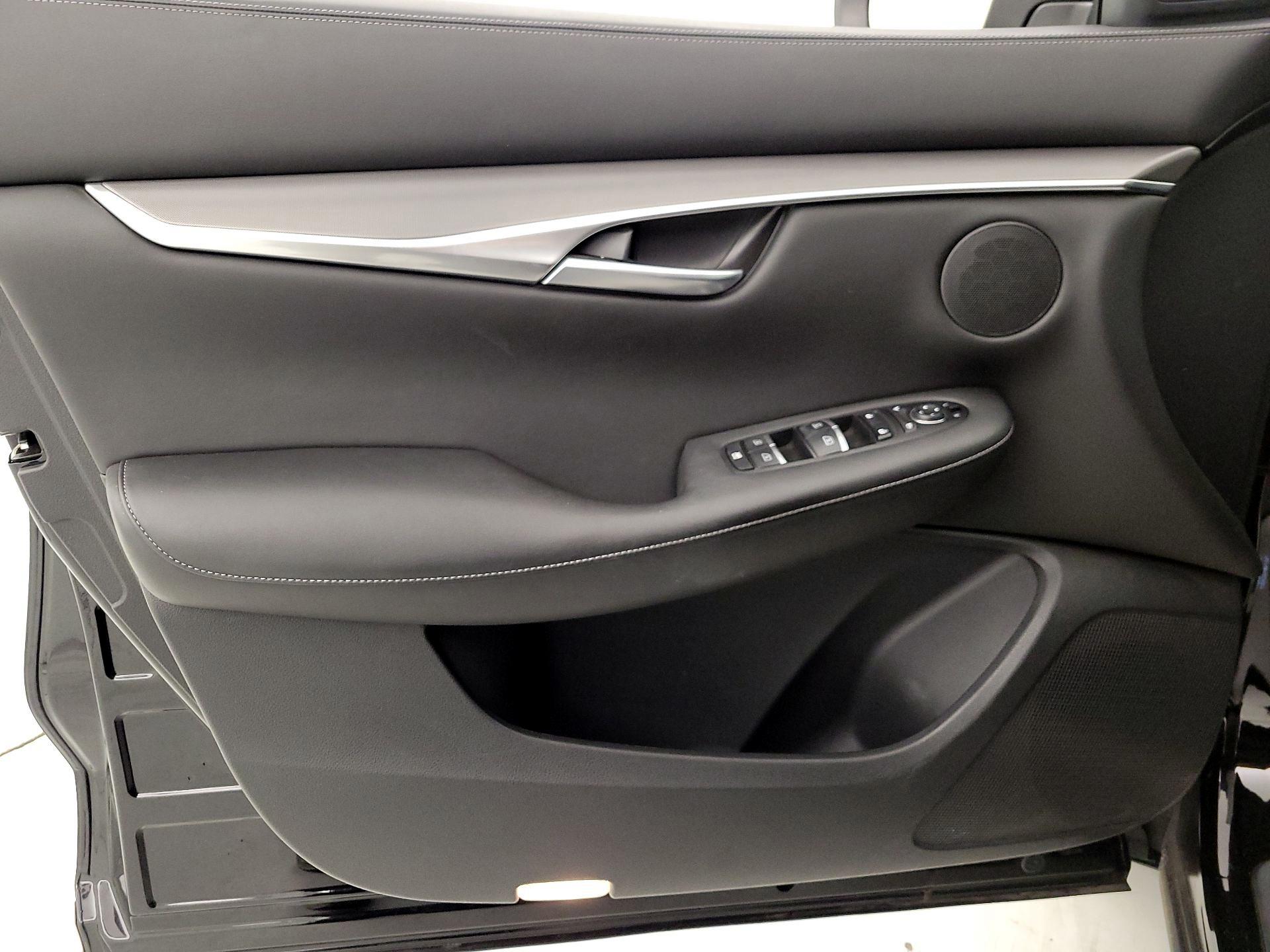 Thumbnail: 2022 INFINITI QX50 - 12