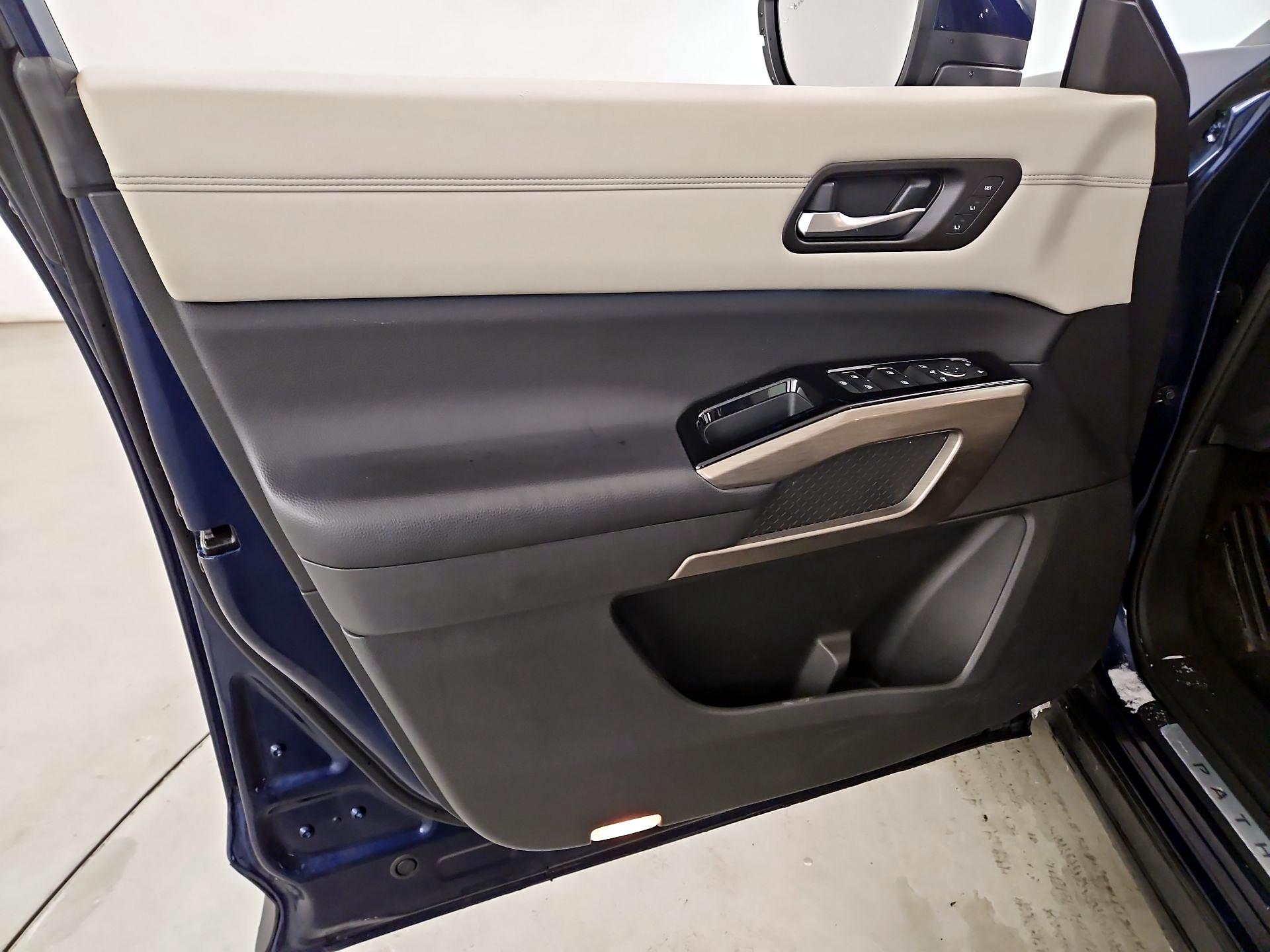 Thumbnail: 2022 Nissan Pathfinder - 12