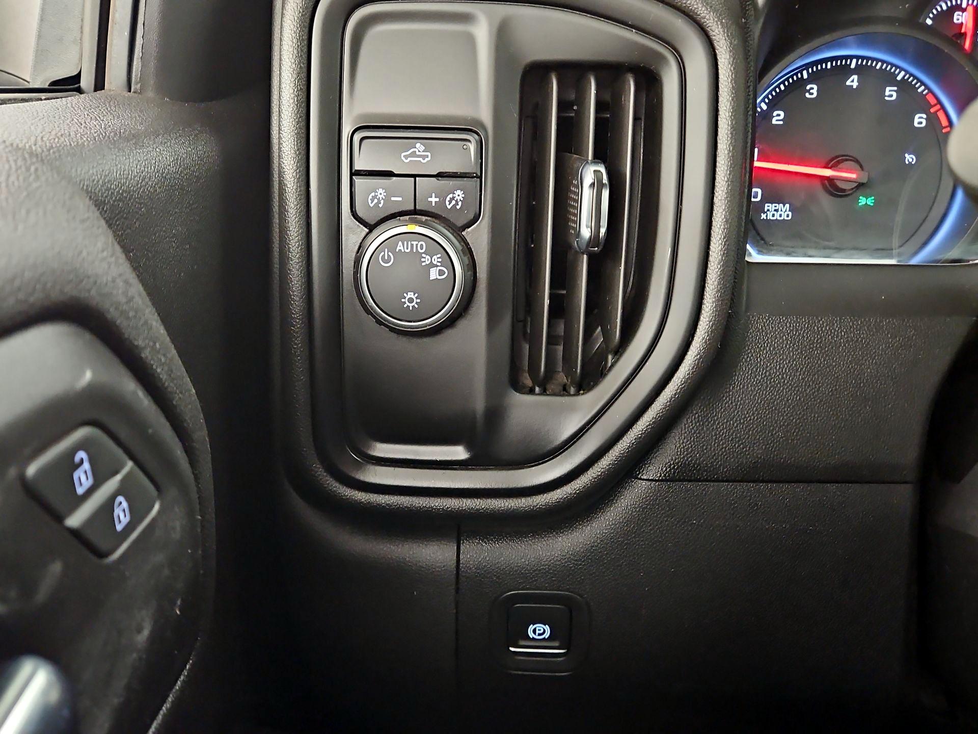 Thumbnail: 2020 Chevrolet Silverado 1500 - 13