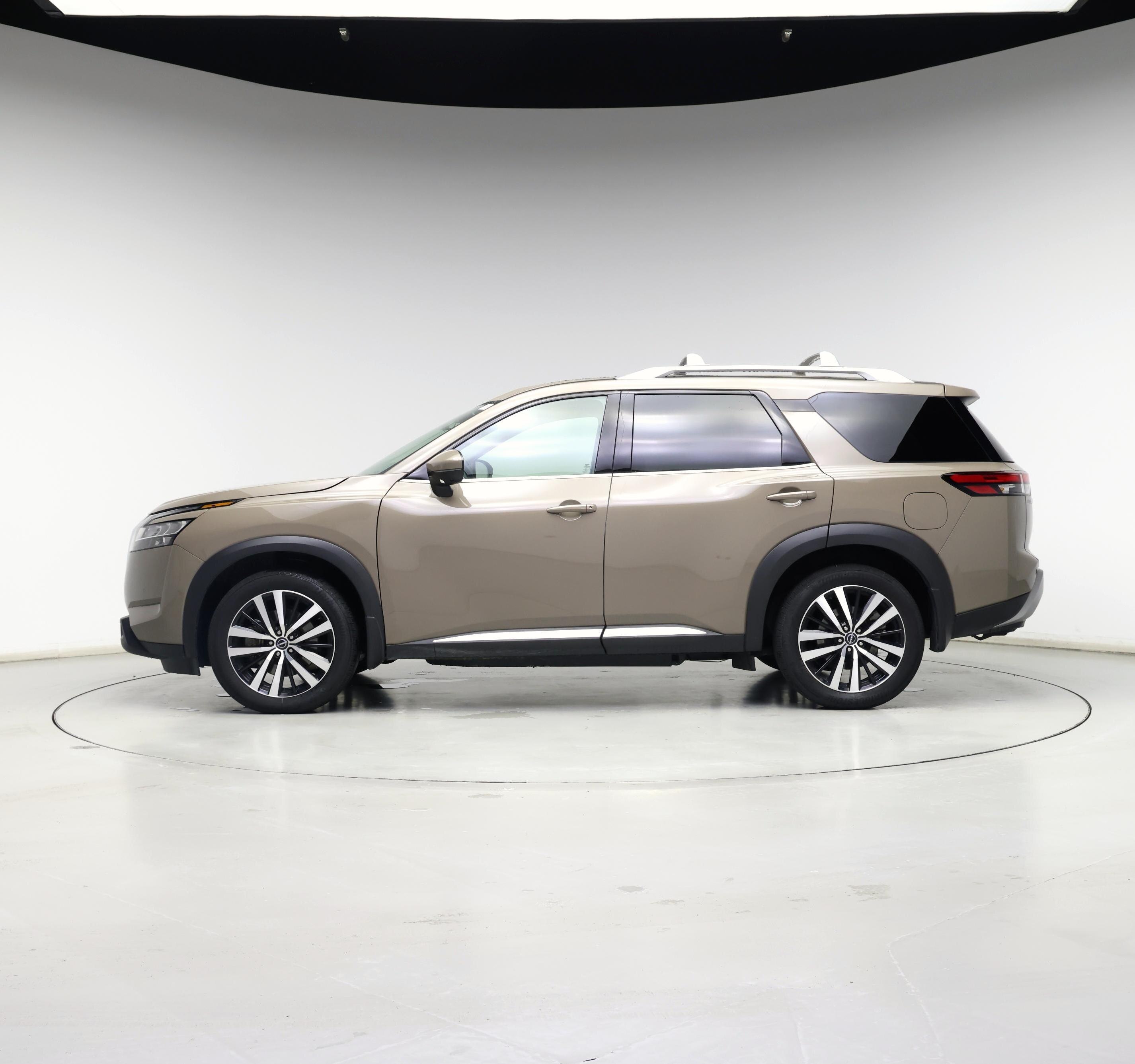 Thumbnail: 2024 Nissan Pathfinder - 3