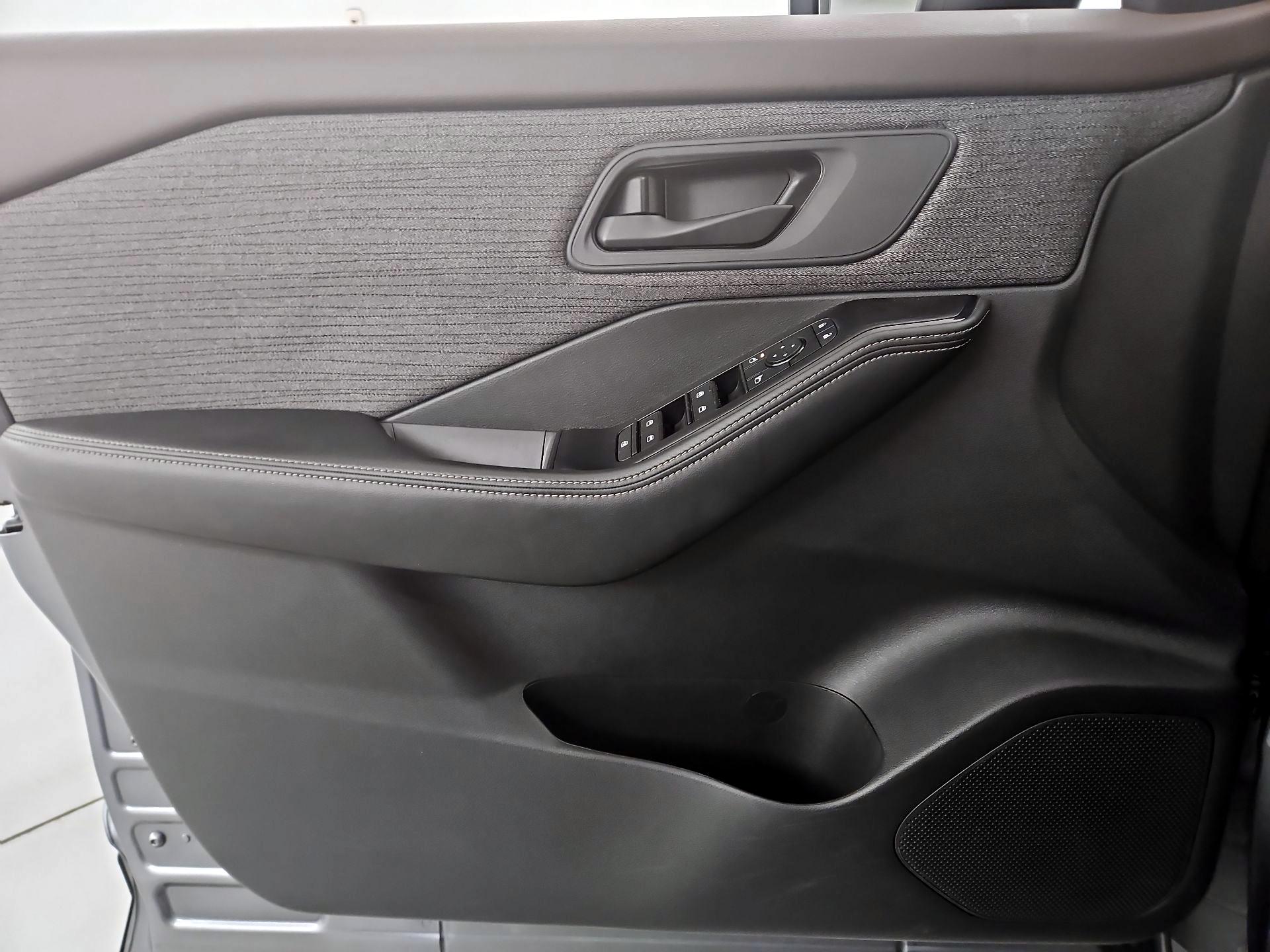 Thumbnail: 2022 Nissan Rogue - 12