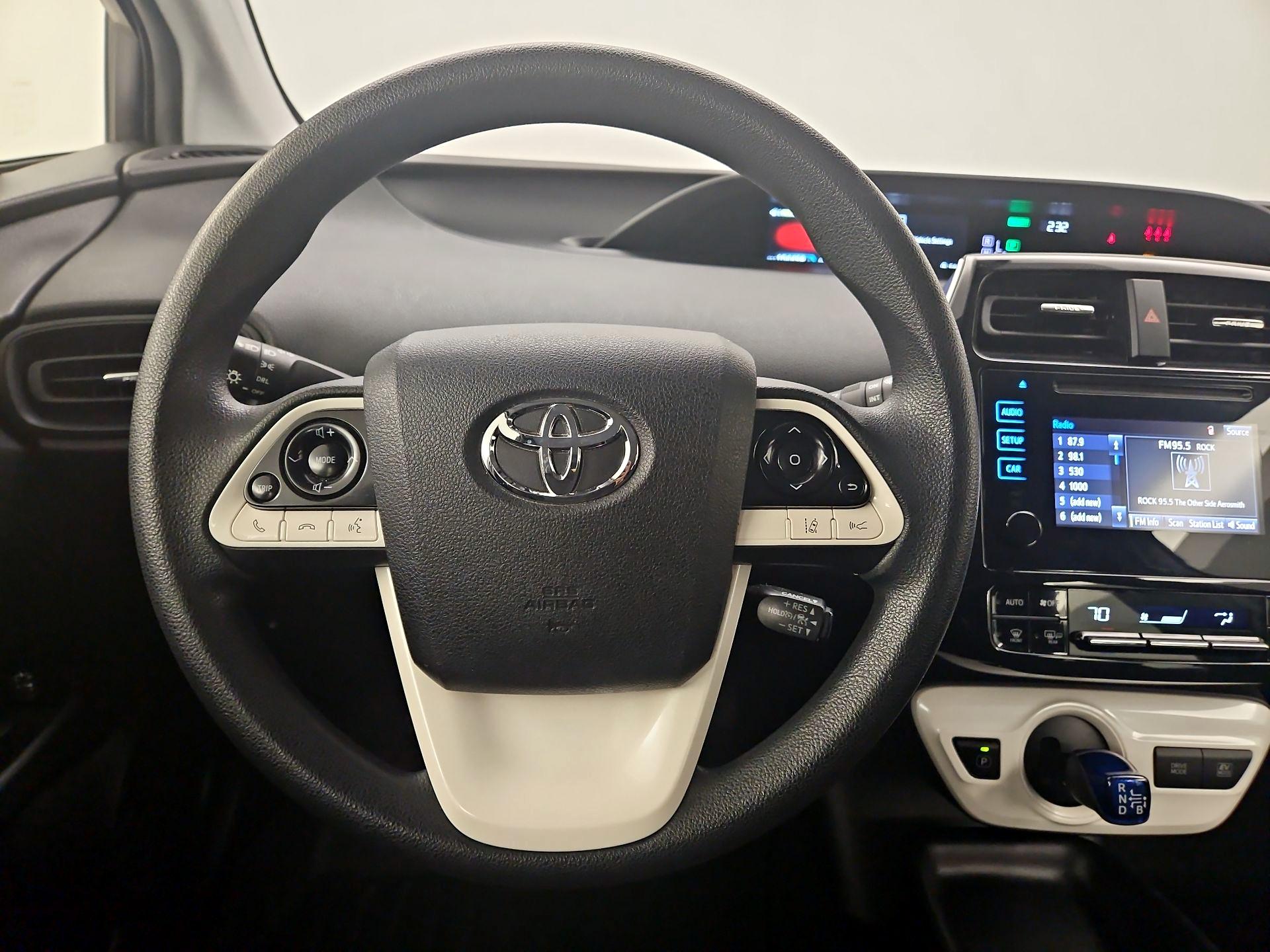 Thumbnail: 2017 Toyota Prius - 10