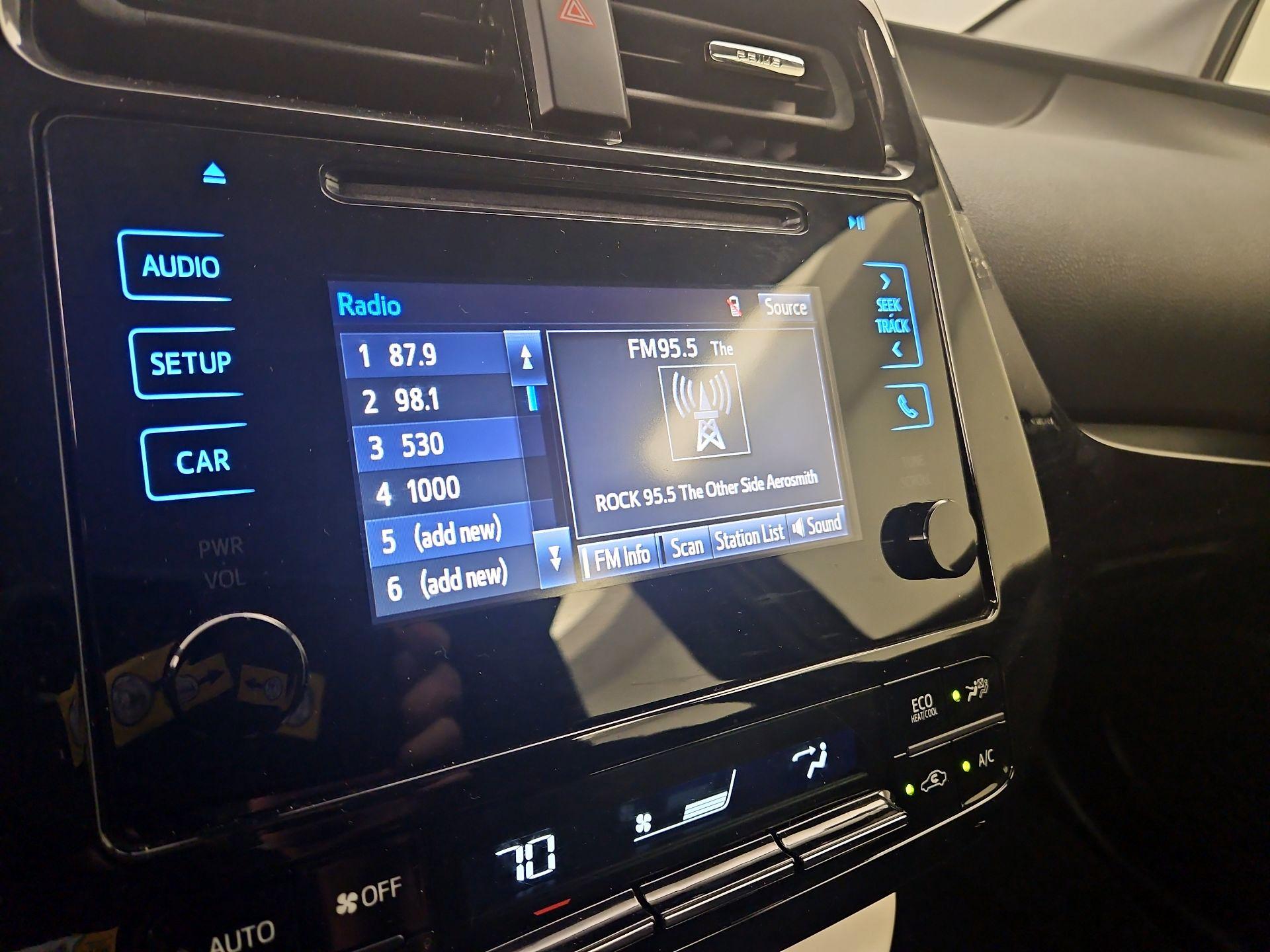 Thumbnail: 2017 Toyota Prius - 15