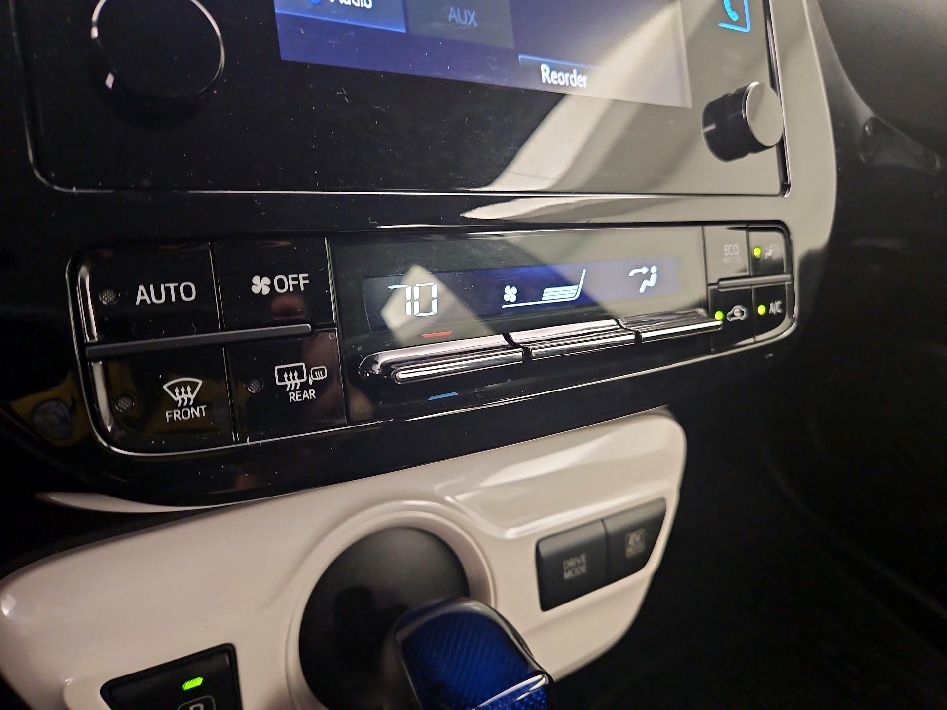 Thumbnail: 2017 Toyota Prius - 16