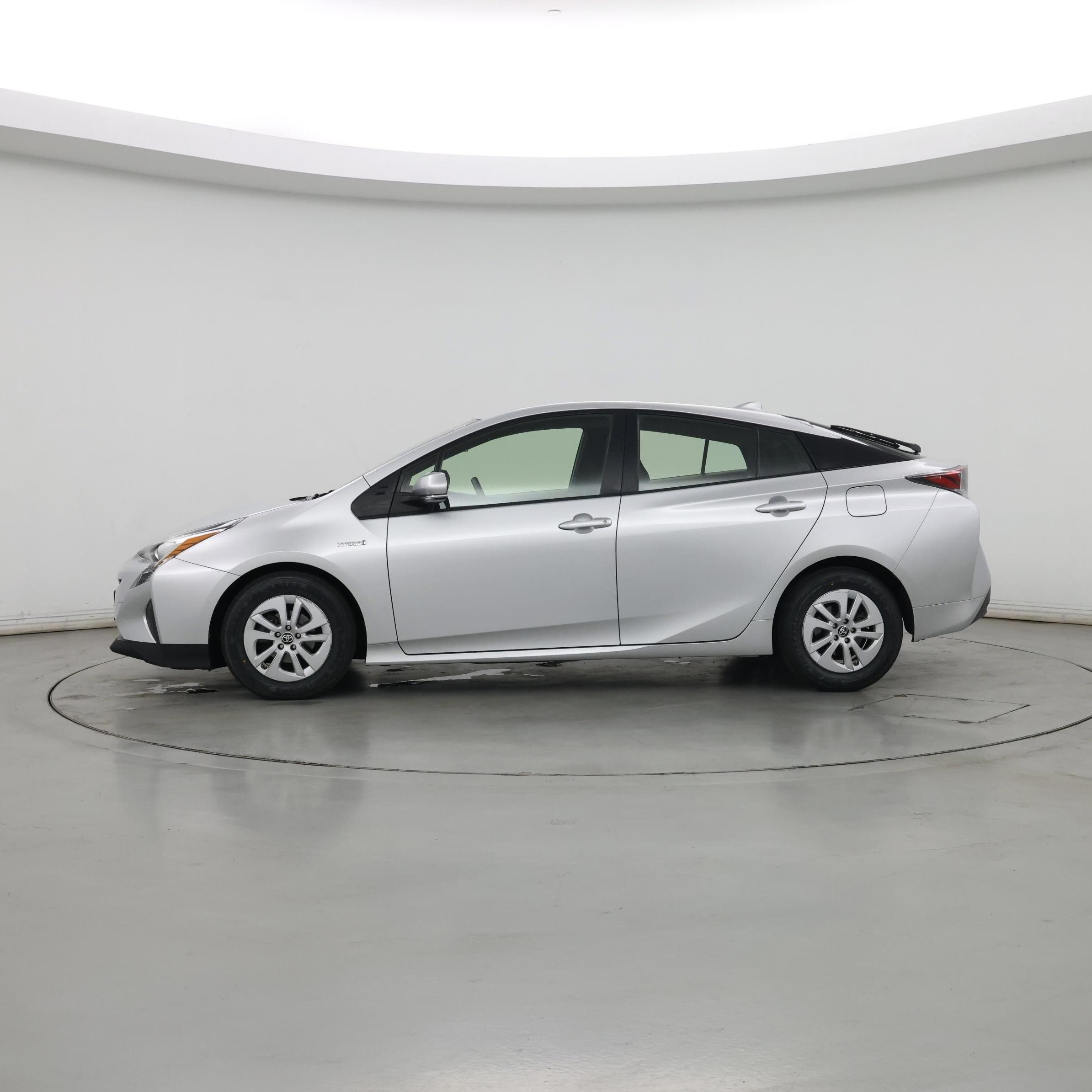 Thumbnail: 2017 Toyota Prius - 3