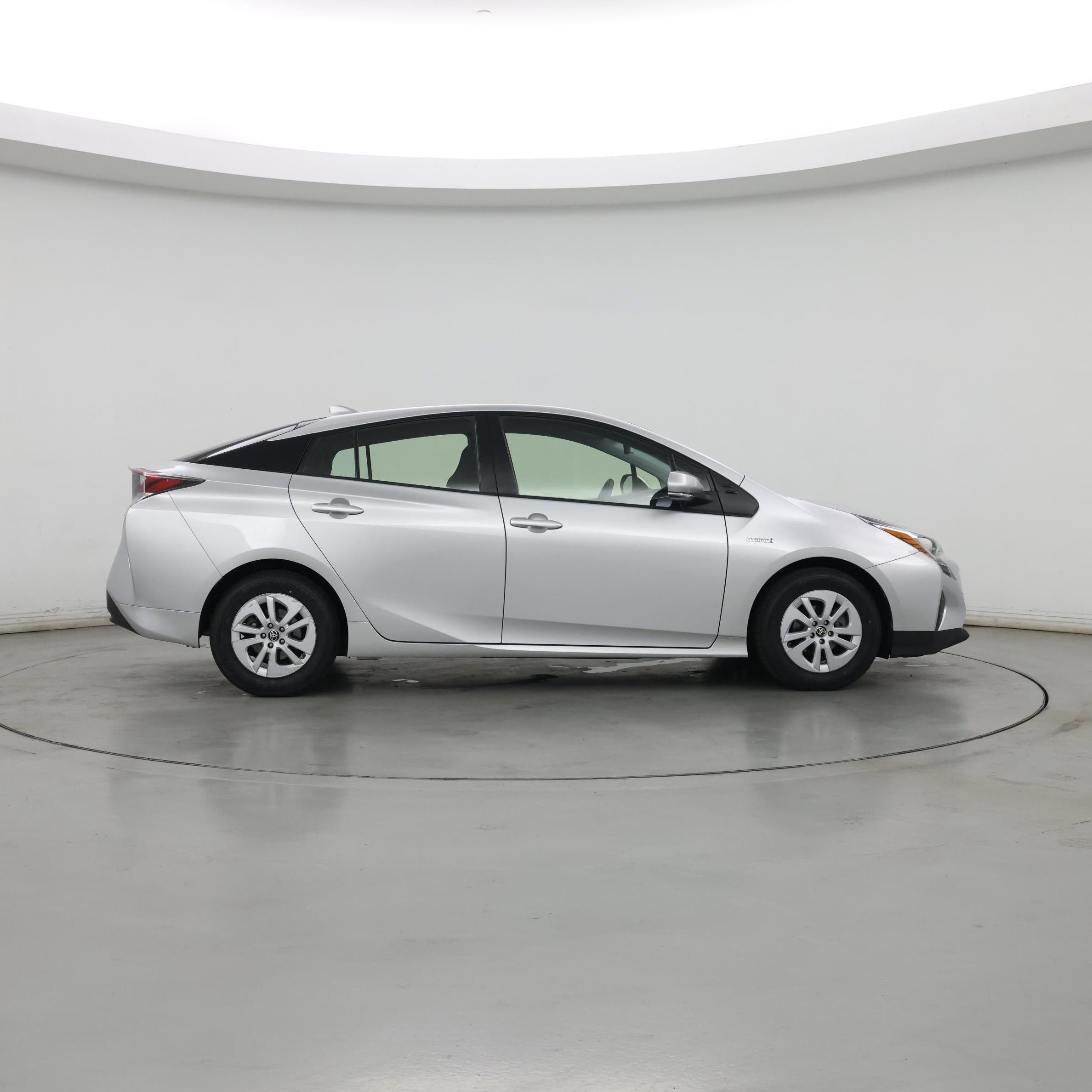 Thumbnail: 2017 Toyota Prius - 7