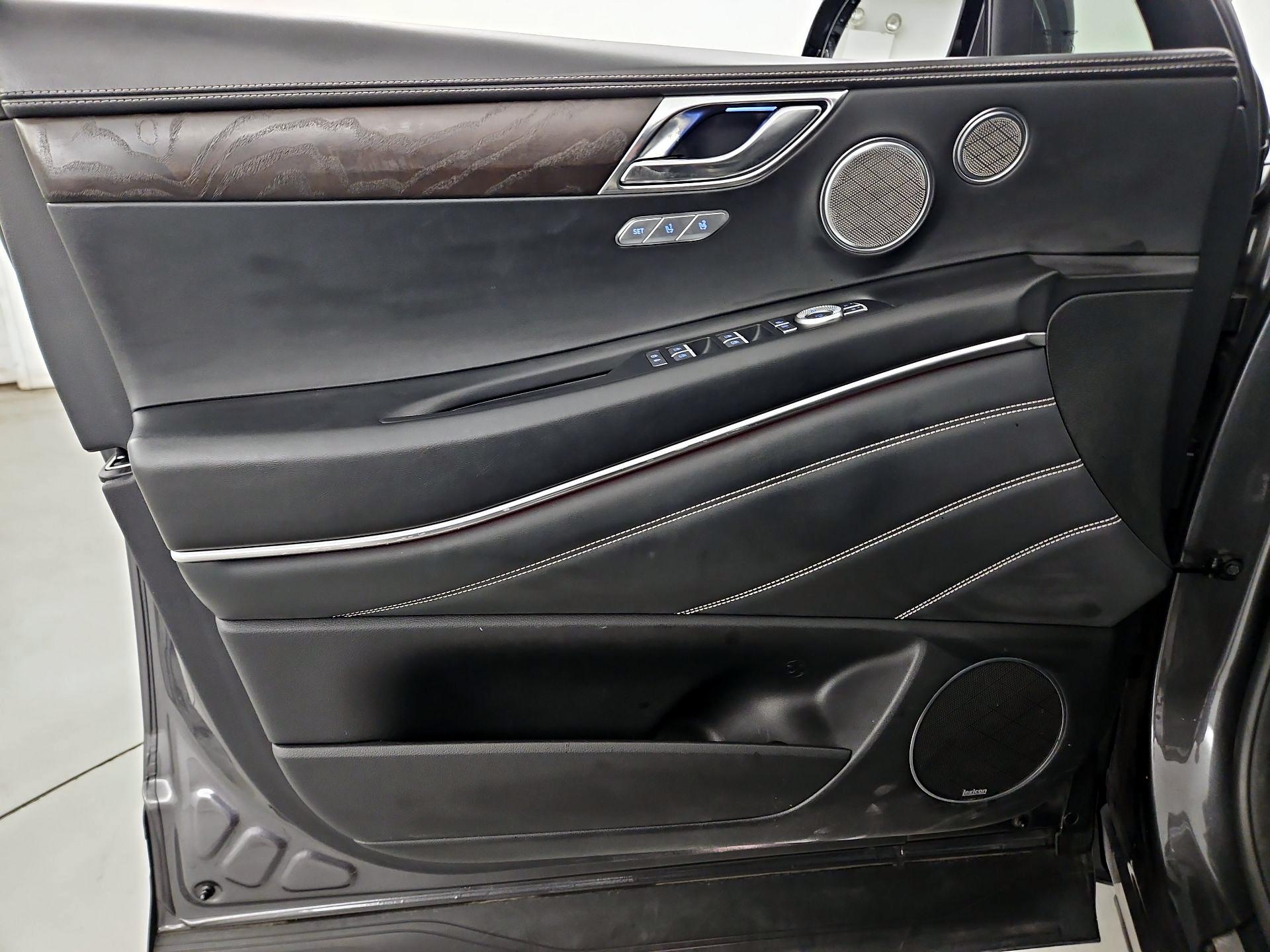 Thumbnail: 2021 Genesis GV80 - 12