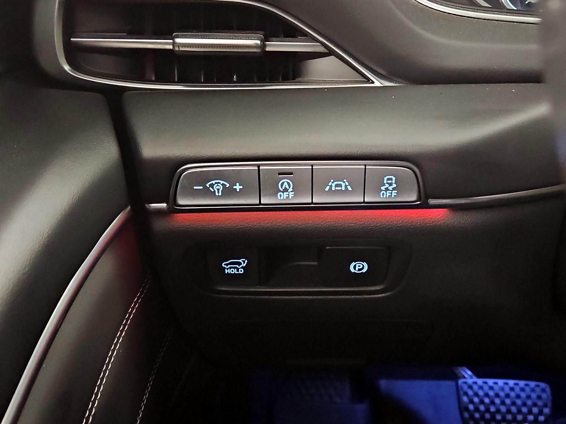 Thumbnail: 2021 Genesis GV80 - 13