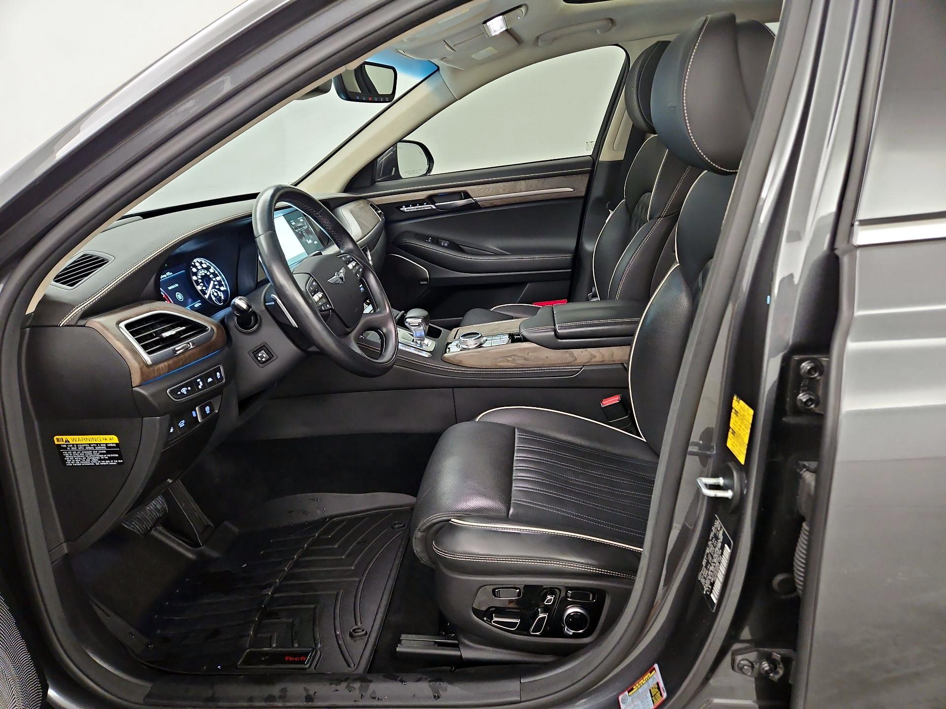 Thumbnail: 2021 Genesis G90 - 11