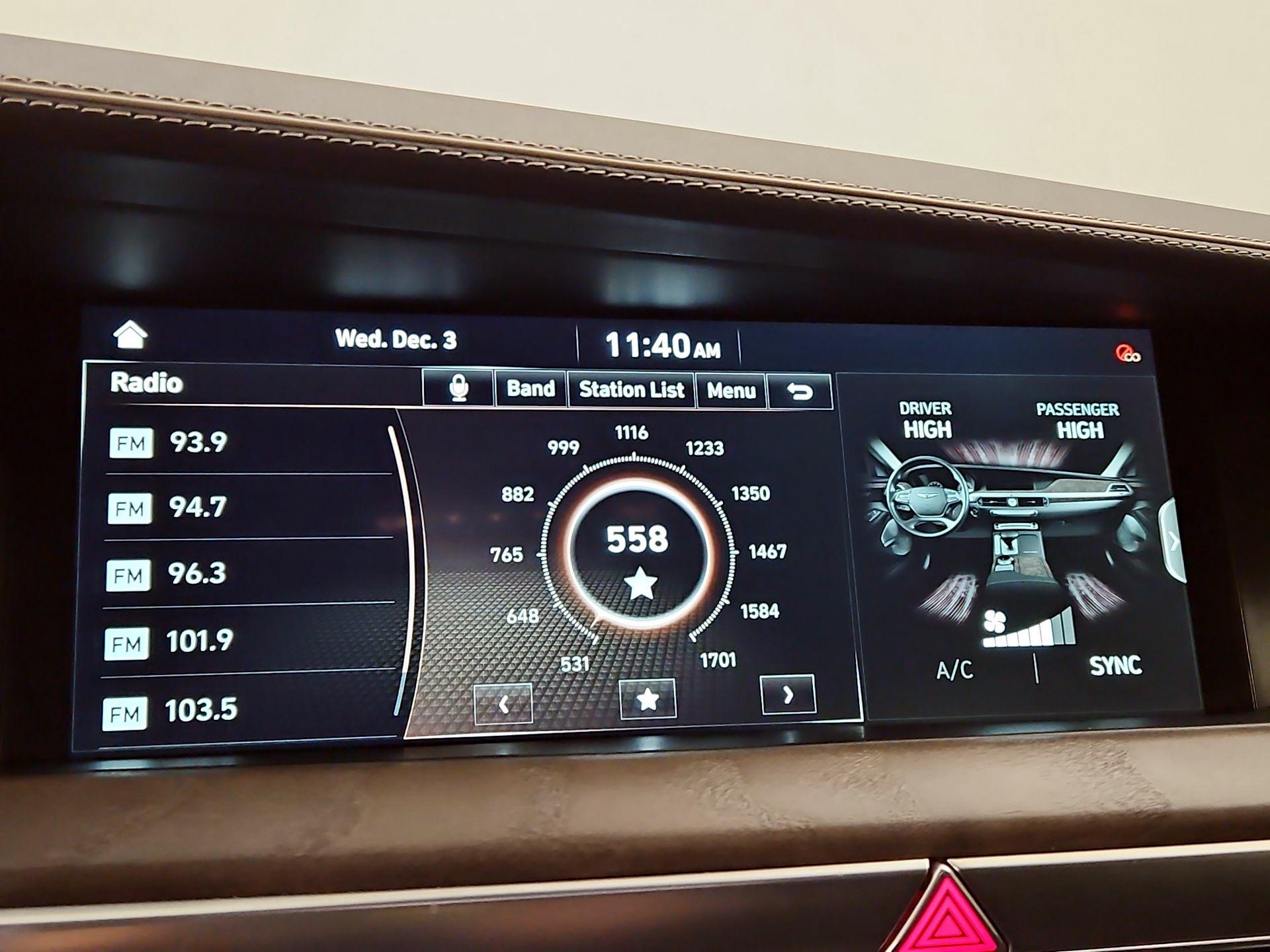 Thumbnail: 2021 Genesis G90 - 16