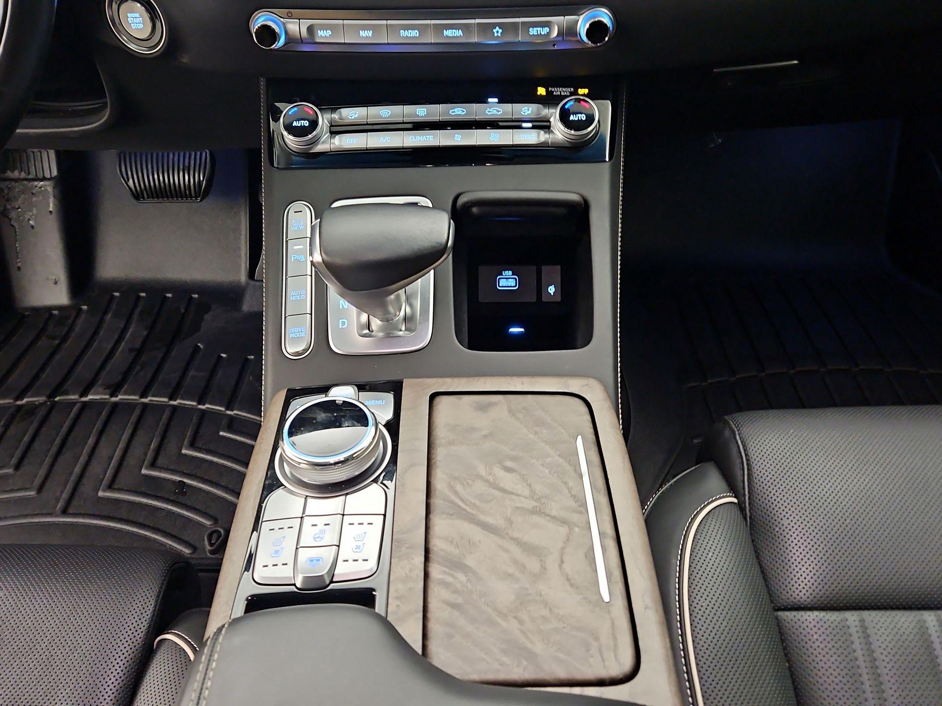 Thumbnail: 2021 Genesis G90 - 18