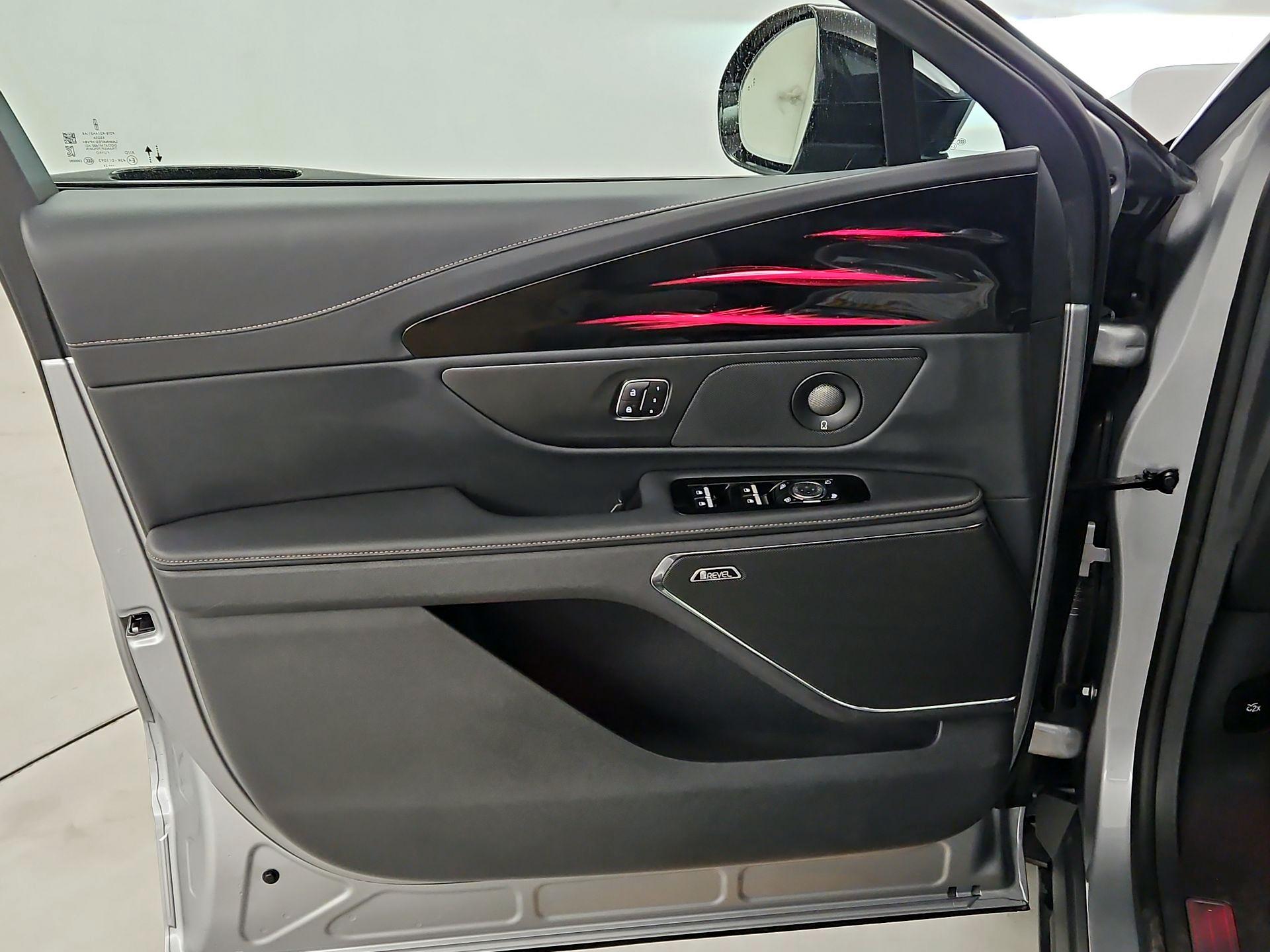 Thumbnail: 2024 Lincoln Nautilus - 12