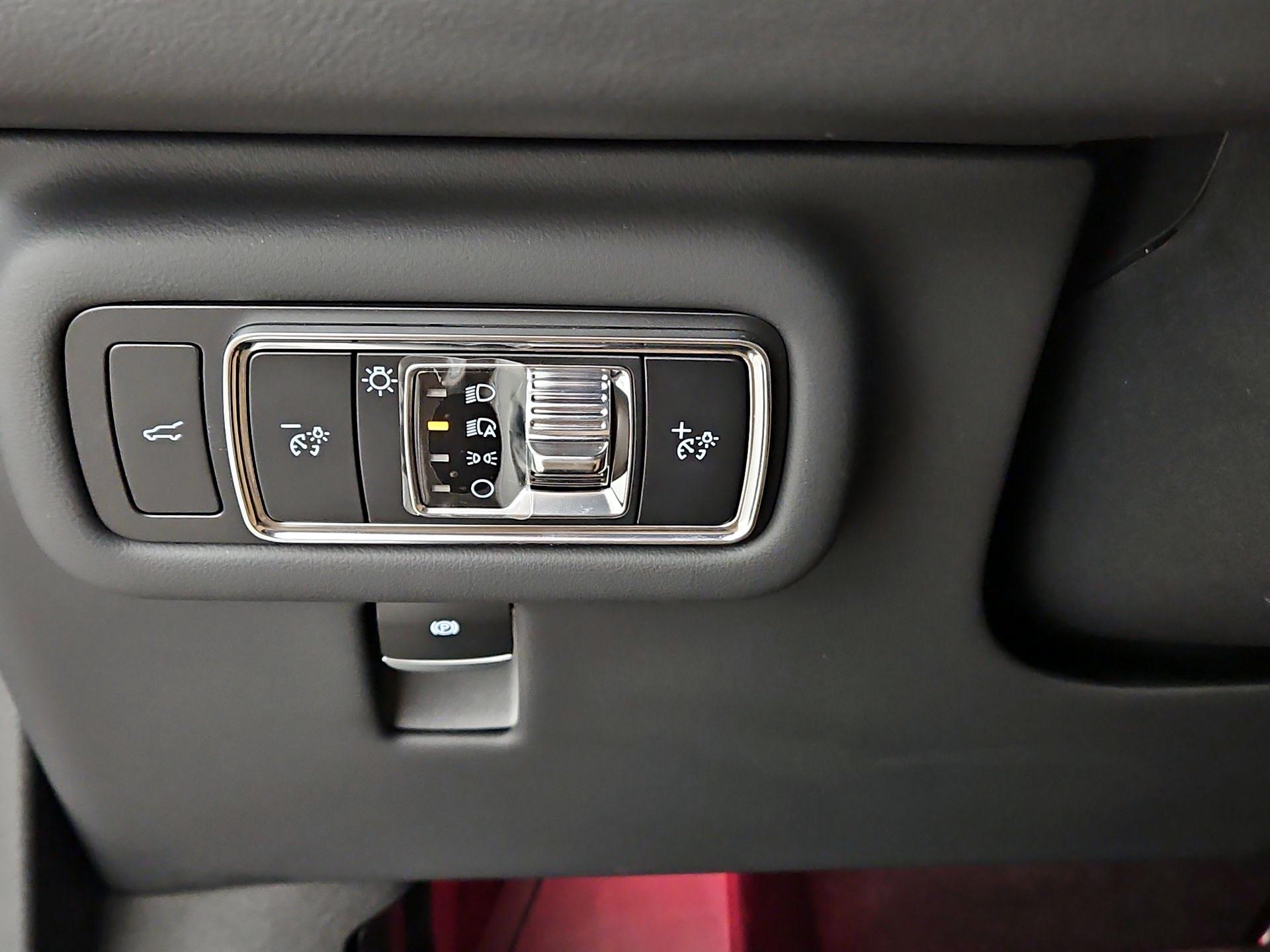 Thumbnail: 2024 Lincoln Nautilus - 13