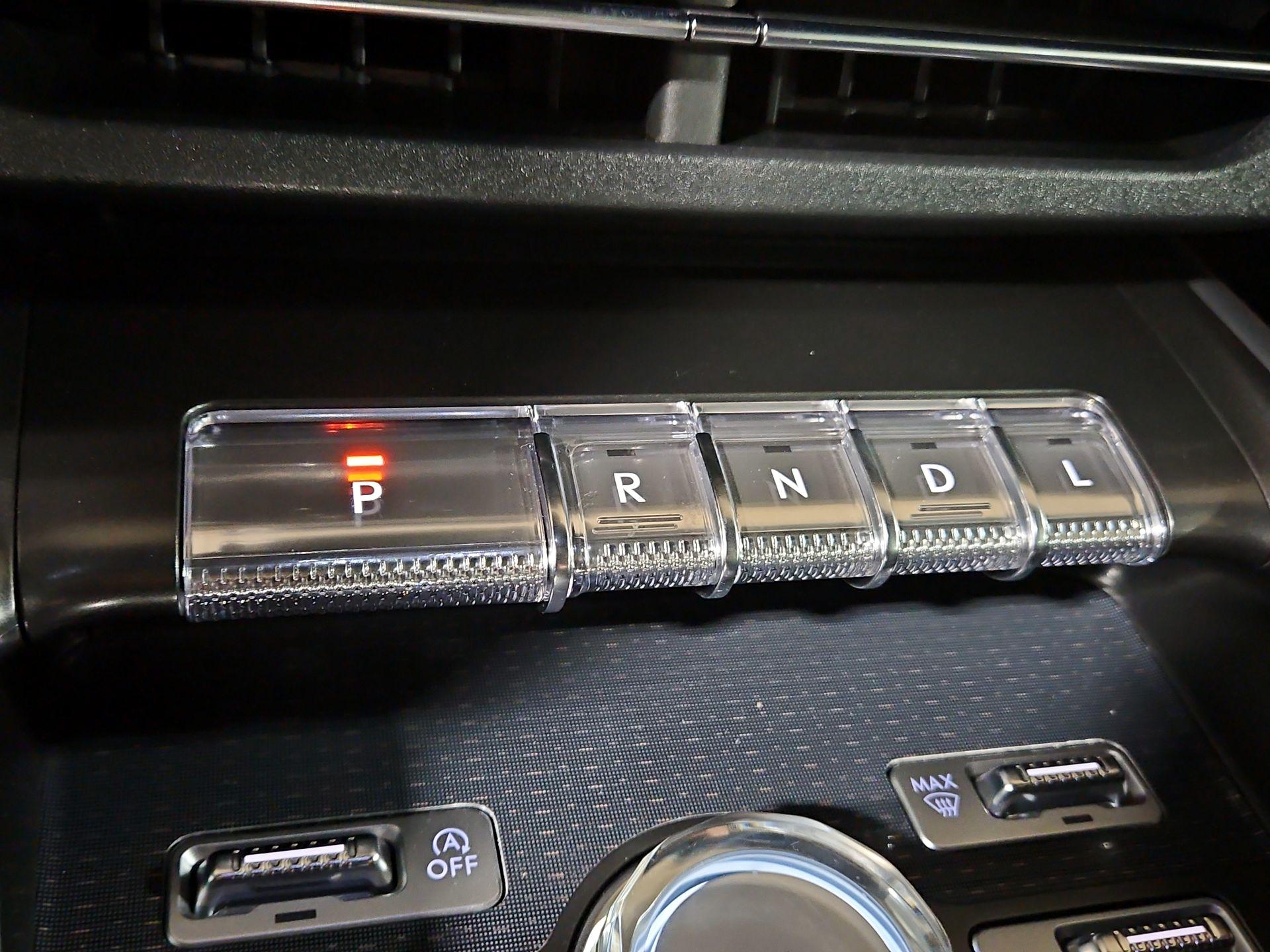 Thumbnail: 2024 Lincoln Nautilus - 18