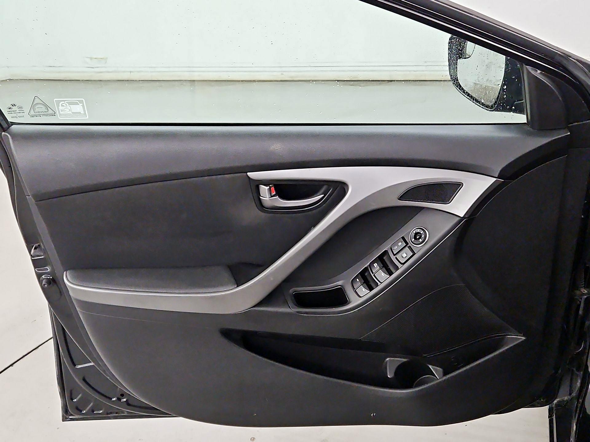 Thumbnail: 2015 Hyundai Elantra - 12