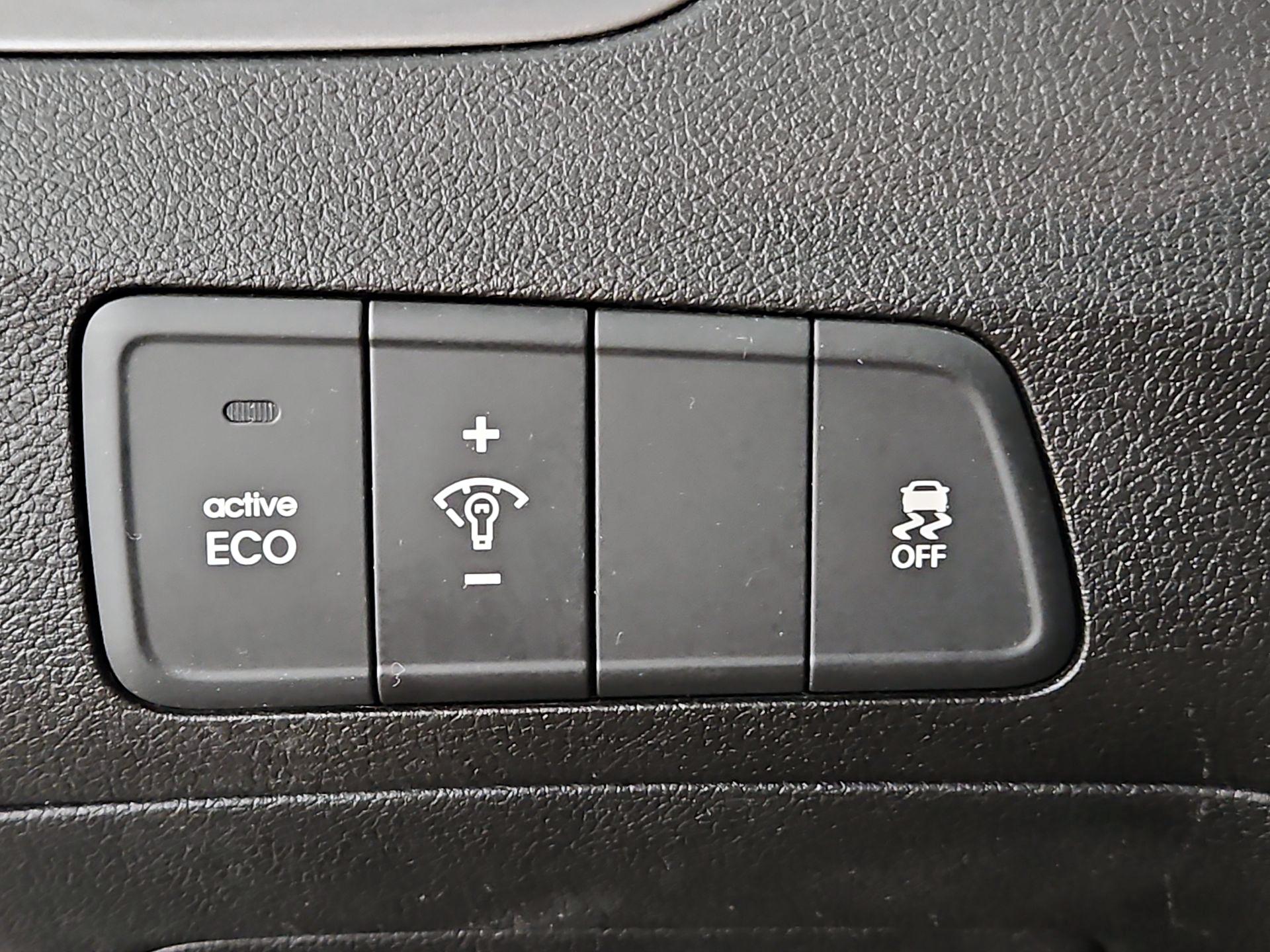 Thumbnail: 2015 Hyundai Elantra - 13