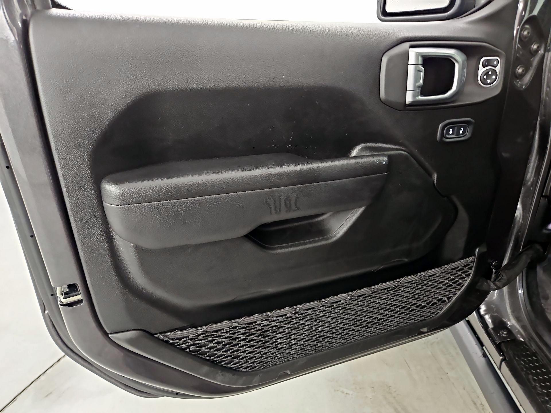 Thumbnail: 2022 Jeep Wrangler - 12