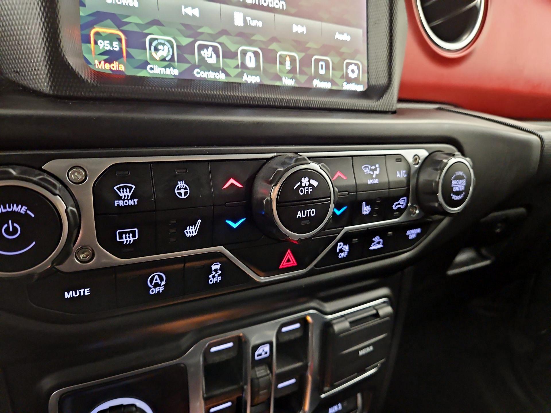 Thumbnail: 2022 Jeep Wrangler - 17