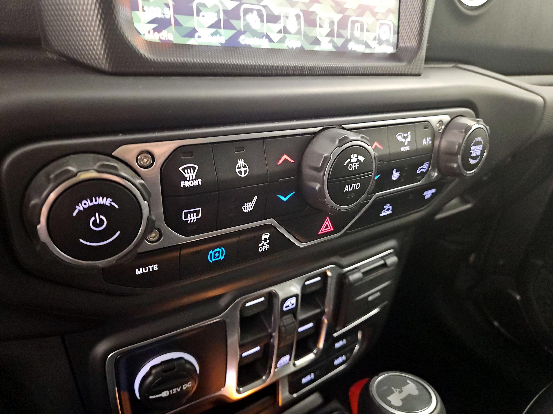 Thumbnail: 2022 Jeep Wrangler - 17