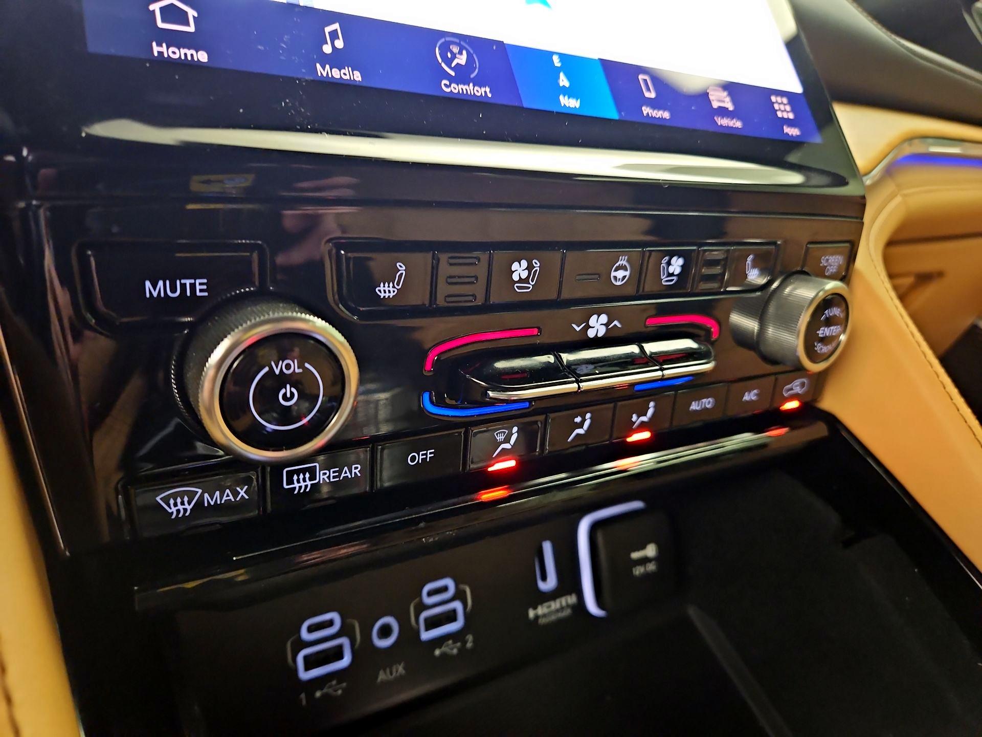 Thumbnail: 2022 Jeep Grand Cherokee - 17