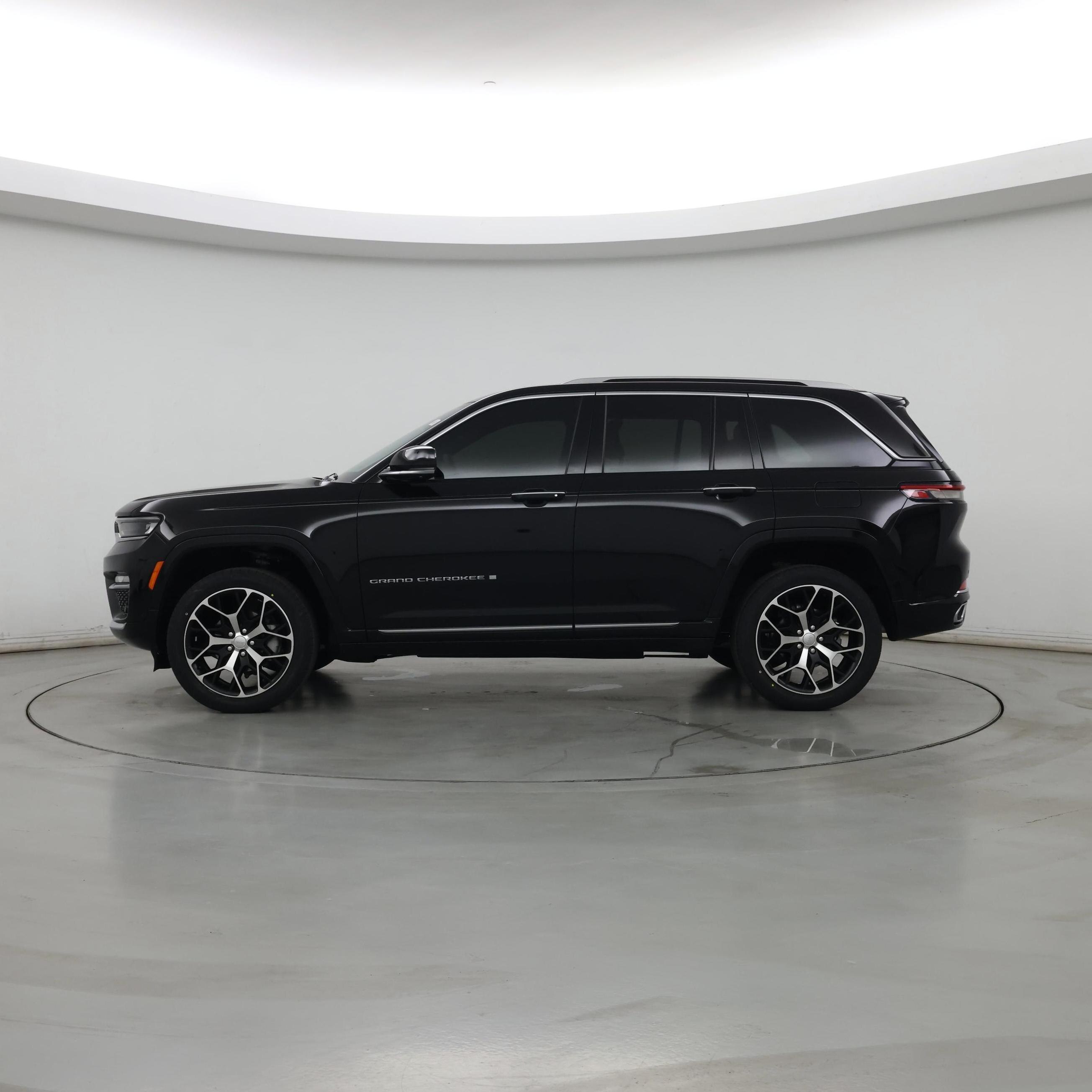 Thumbnail: 2022 Jeep Grand Cherokee - 3