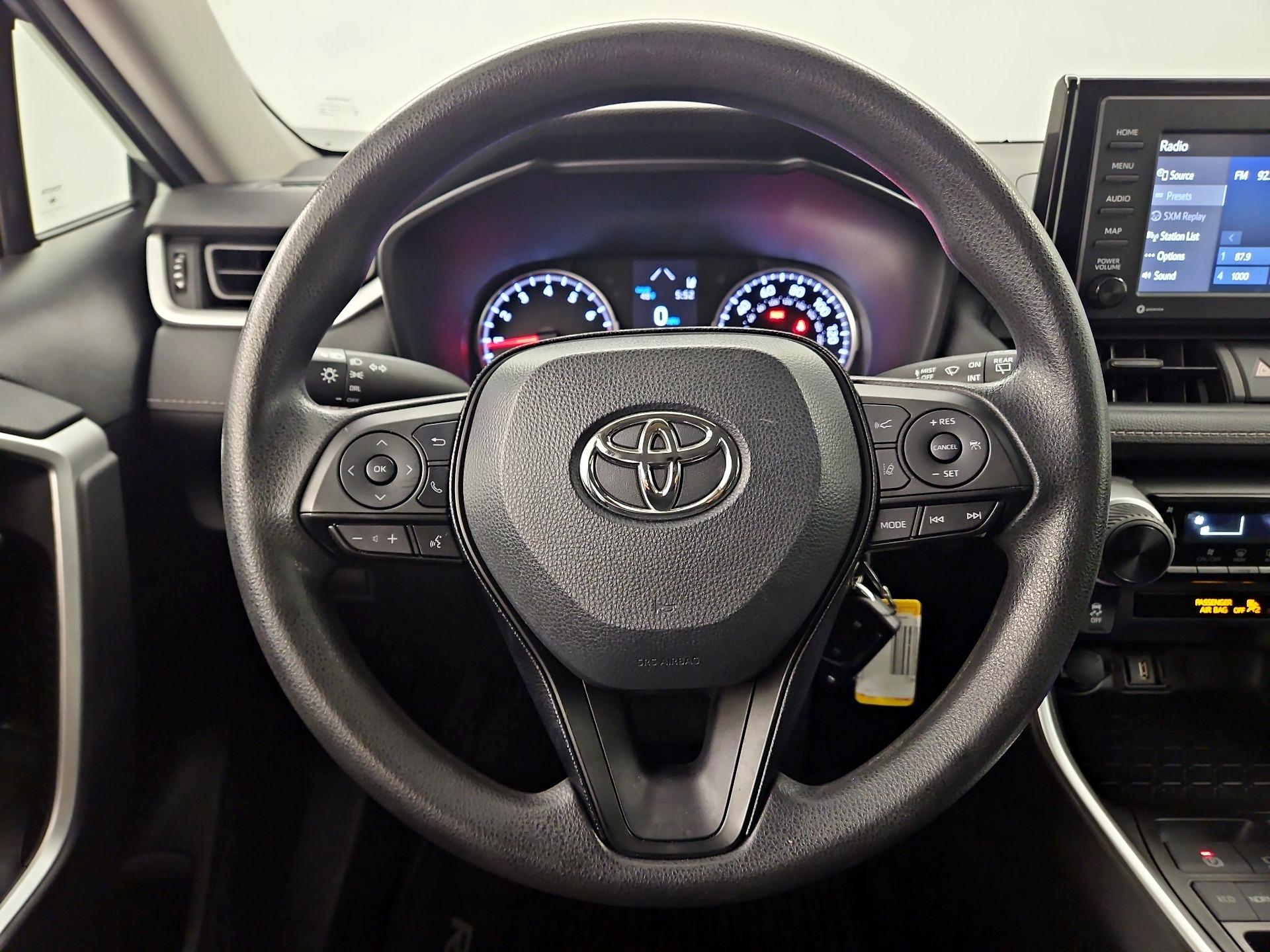 Thumbnail: 2020 Toyota RAV4 - 10