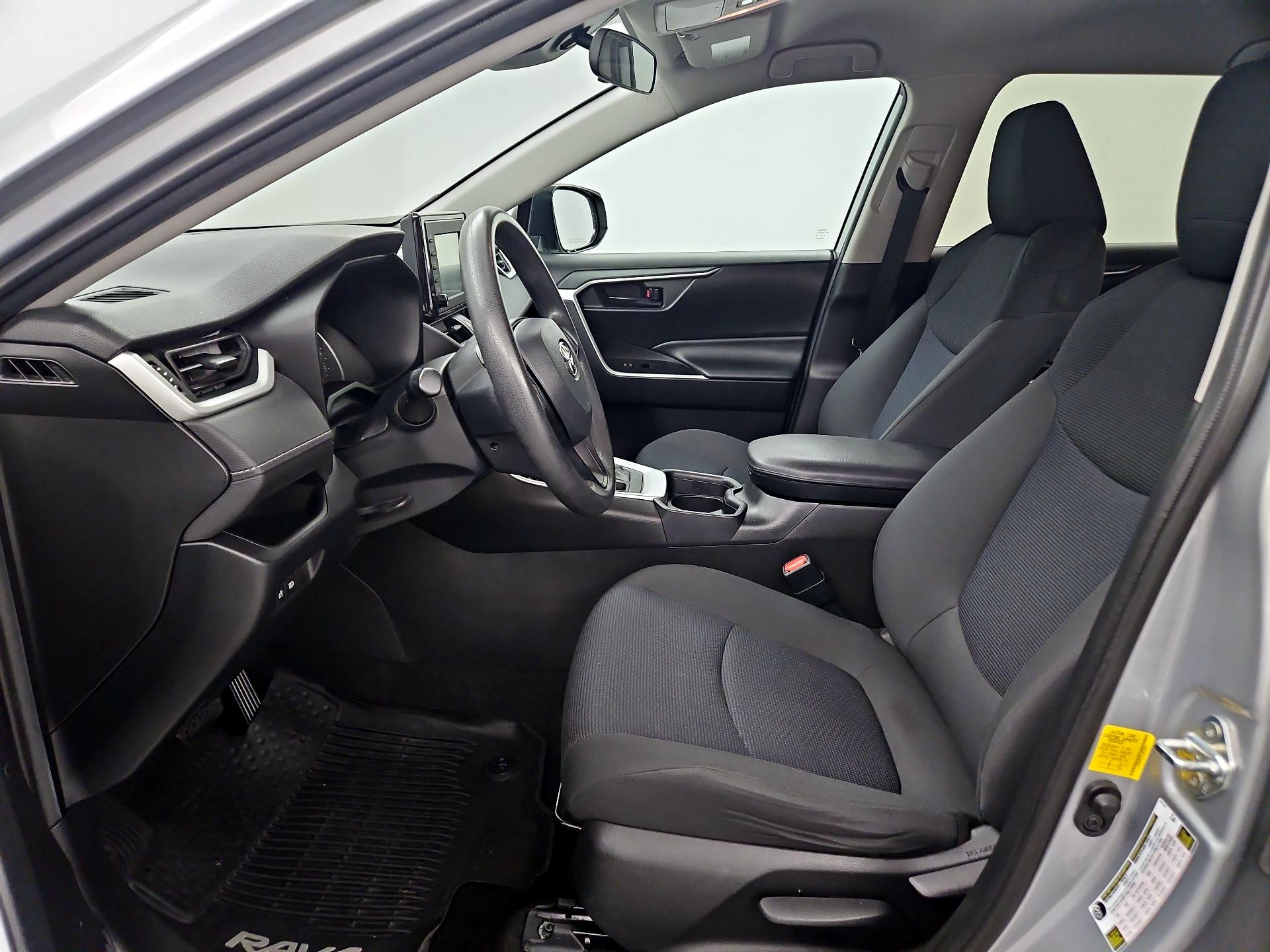 Thumbnail: 2020 Toyota RAV4 - 11