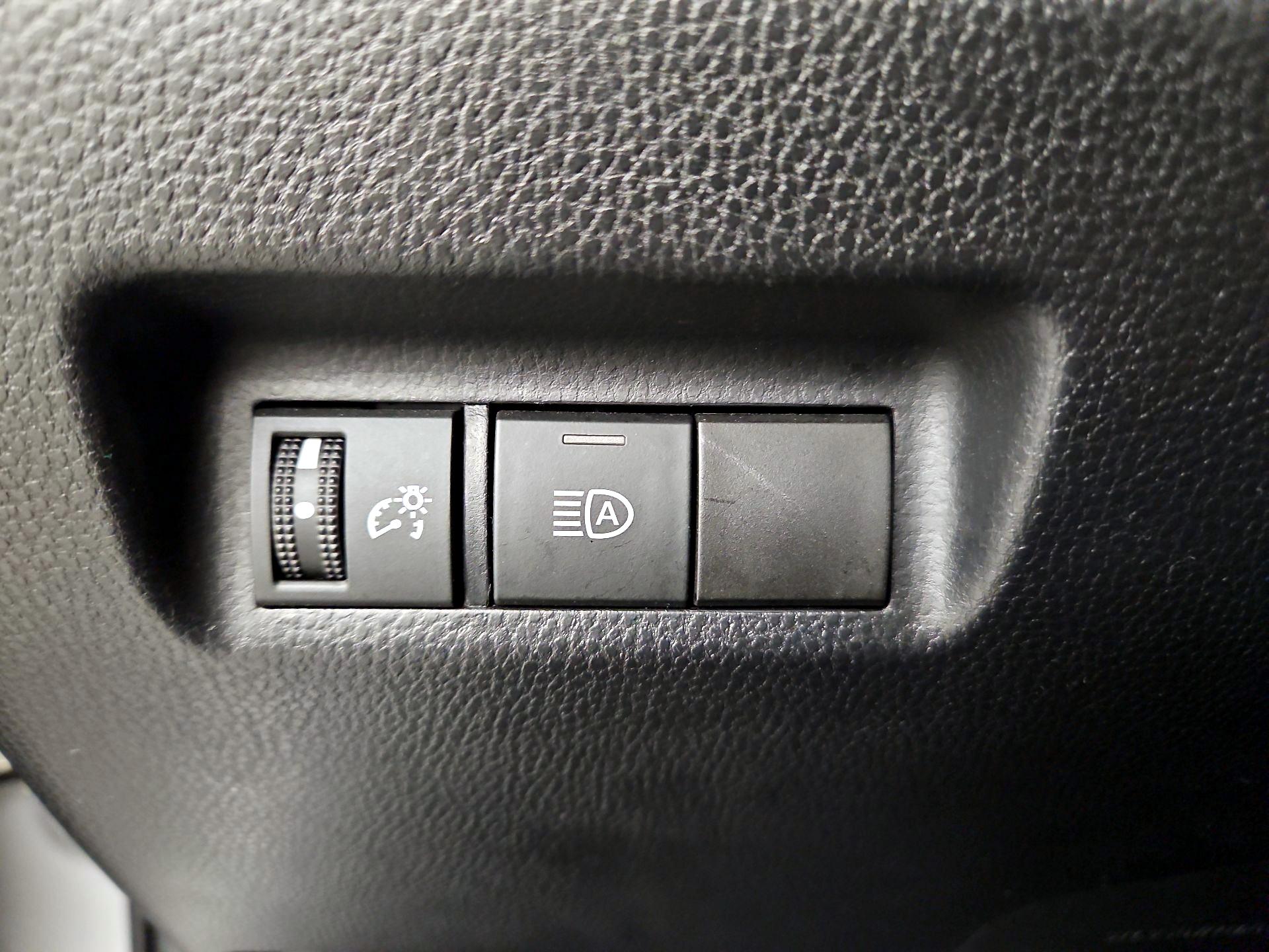 Thumbnail: 2020 Toyota RAV4 - 13