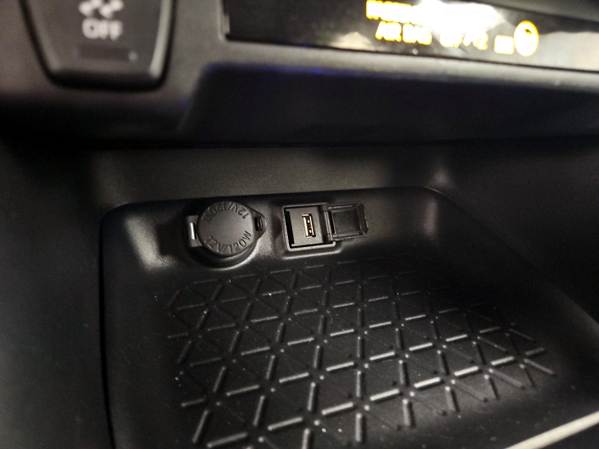 Thumbnail: 2020 Toyota RAV4 - 18