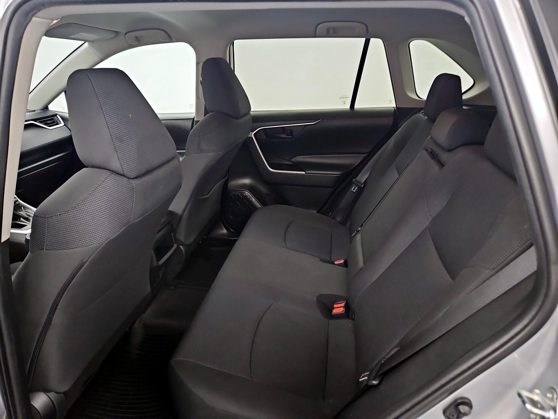 Thumbnail: 2020 Toyota RAV4 - 19