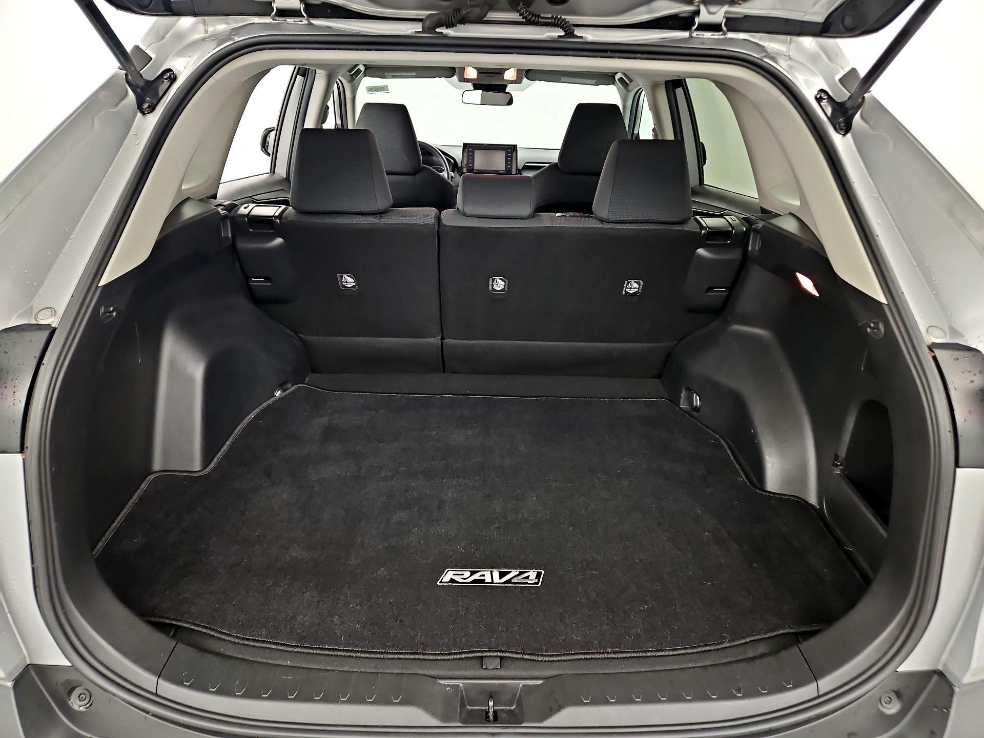 Thumbnail: 2020 Toyota RAV4 - 20