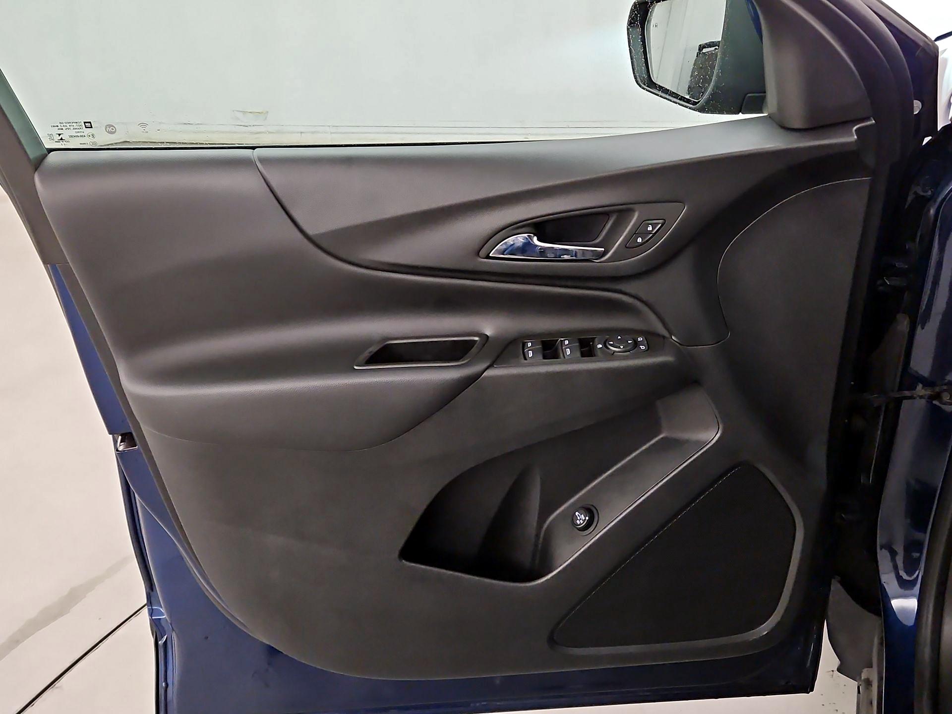 Thumbnail: 2022 Chevrolet Equinox - 12