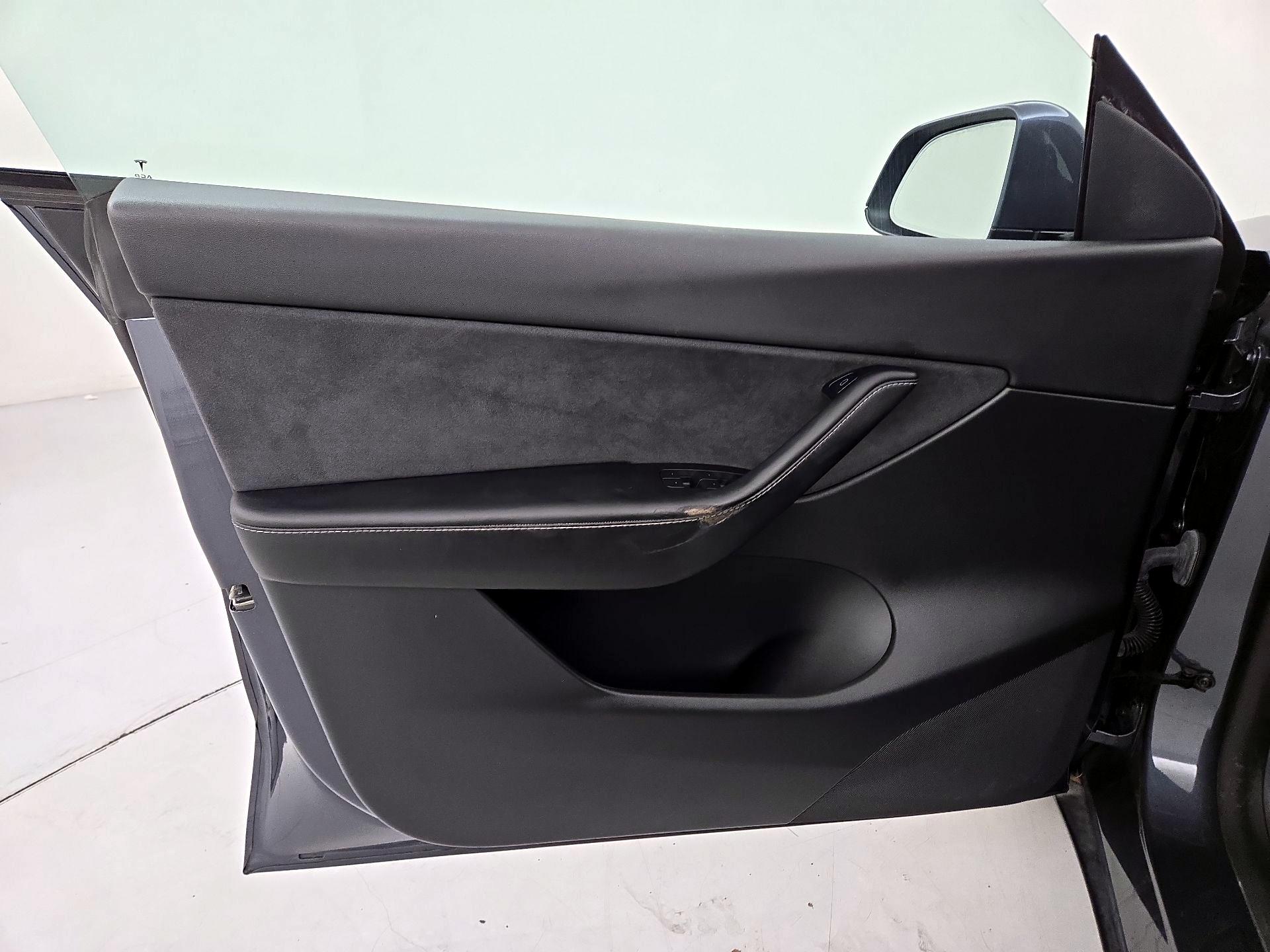 Thumbnail: 2022 Tesla Model Y - 12