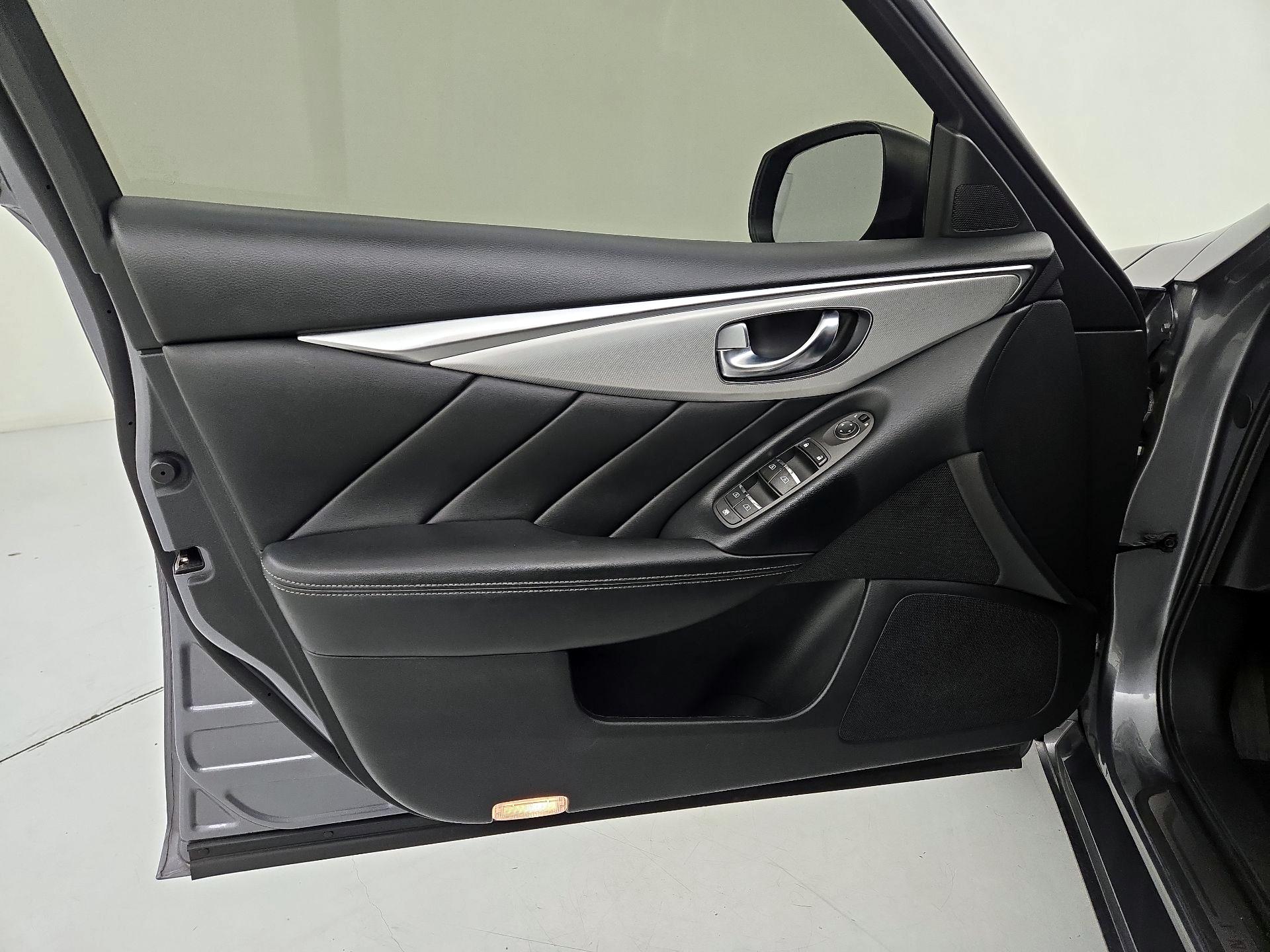 Thumbnail: 2020 INFINITI Q50 - 12