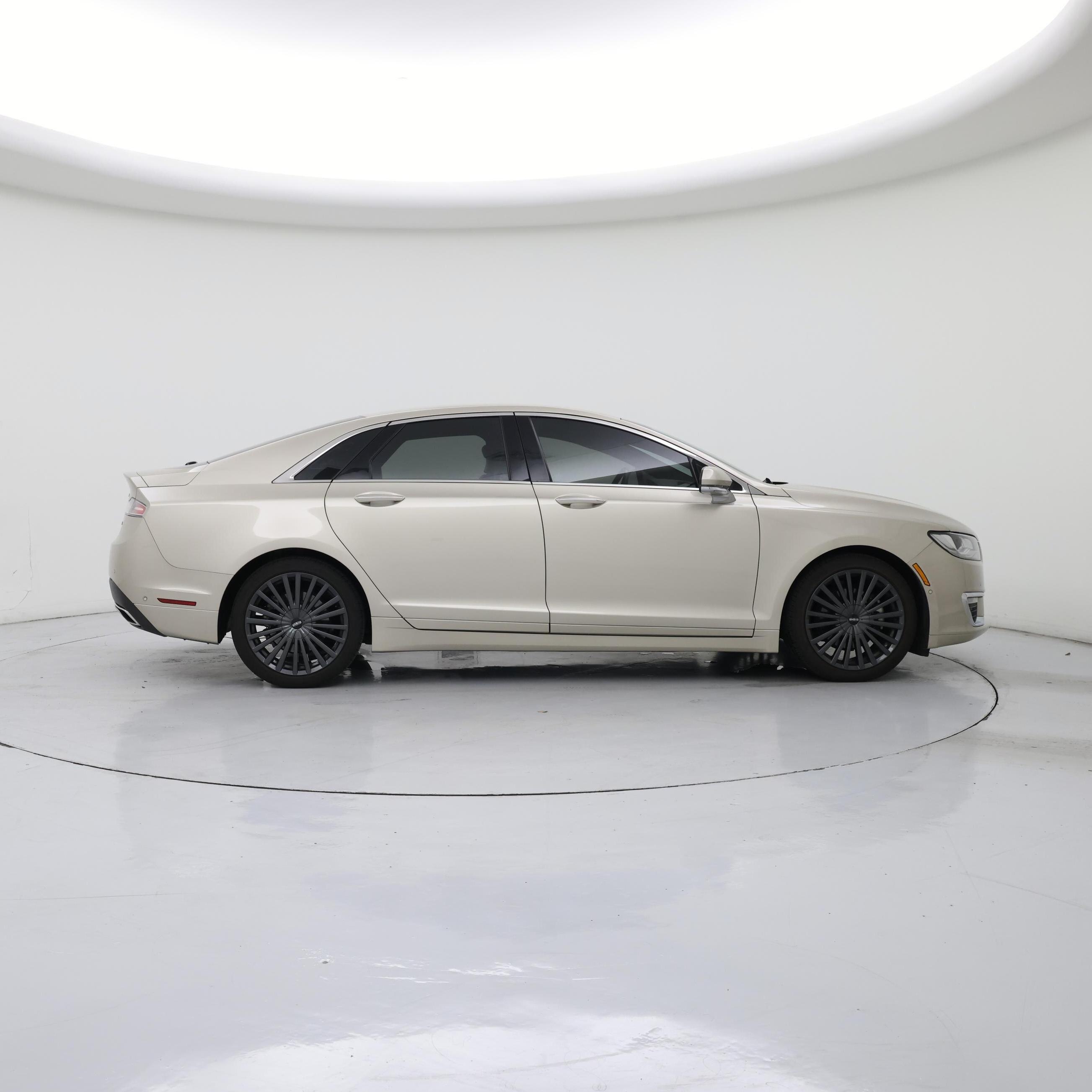 Thumbnail: 2017 Lincoln MKZ - 7